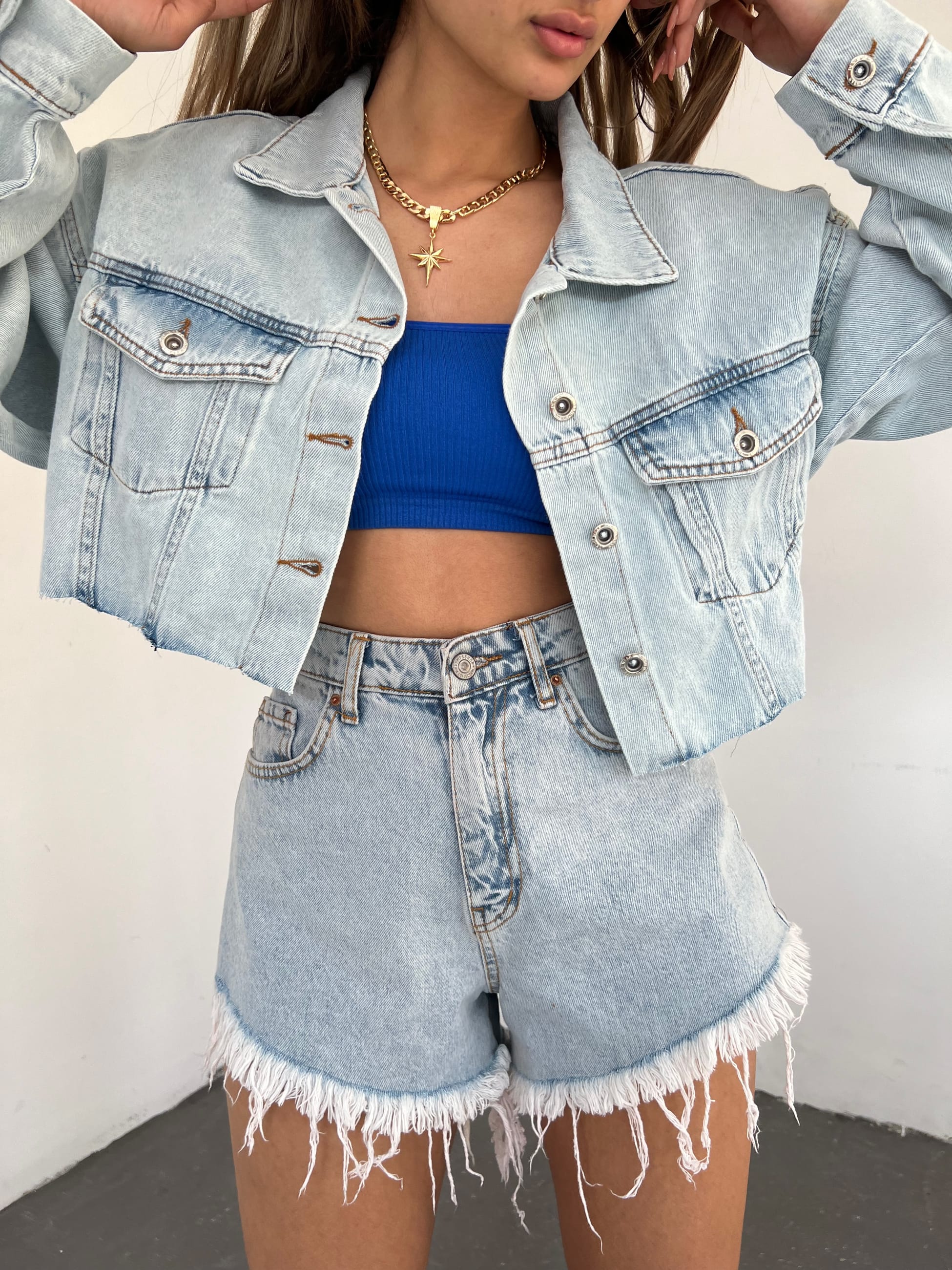 Çift Cepli Yıkamalı Crop Denim Ceket - Görsel 4