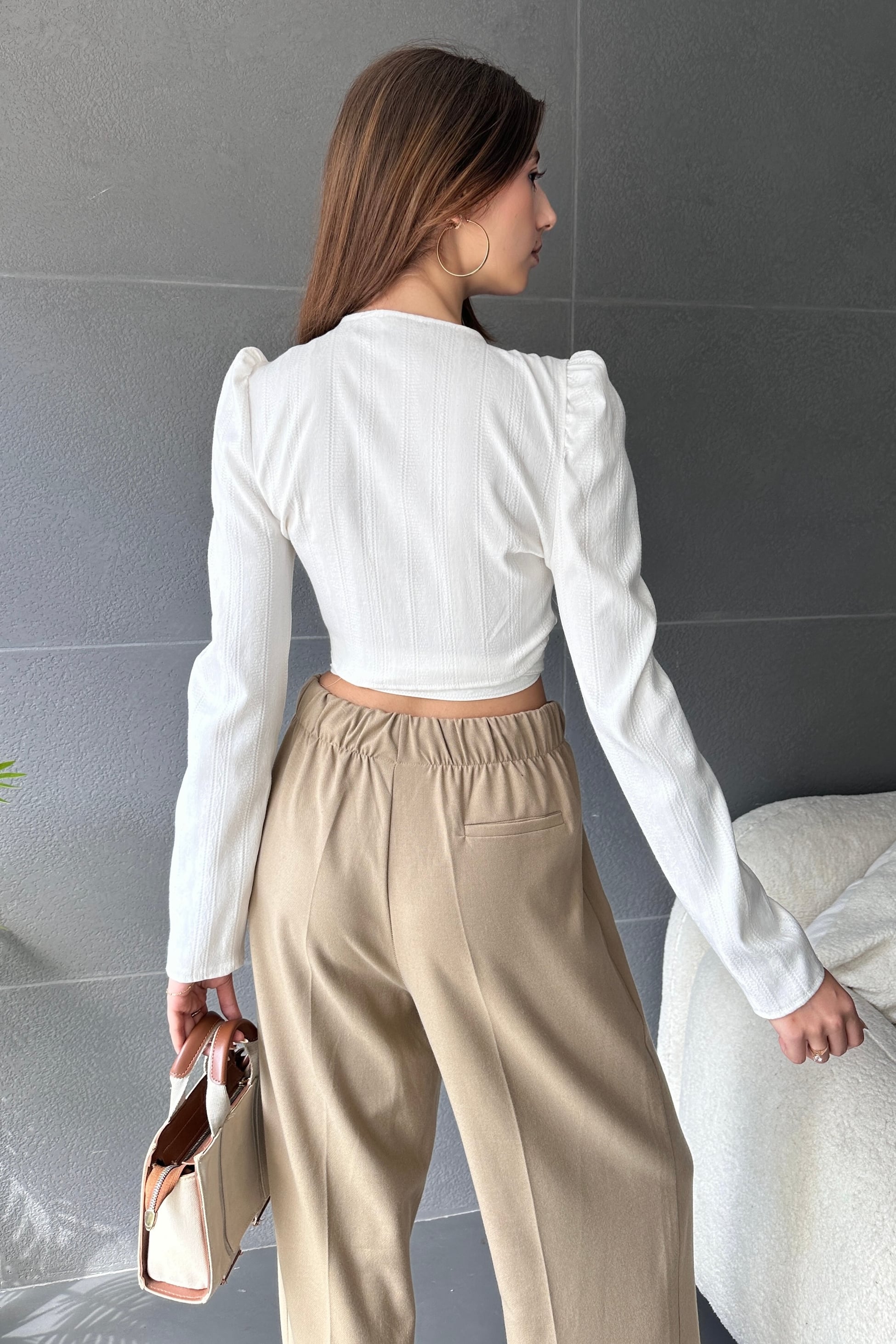 Kruvaze Yaka Beli Kuşaklı Crop Bluz - Görsel 5