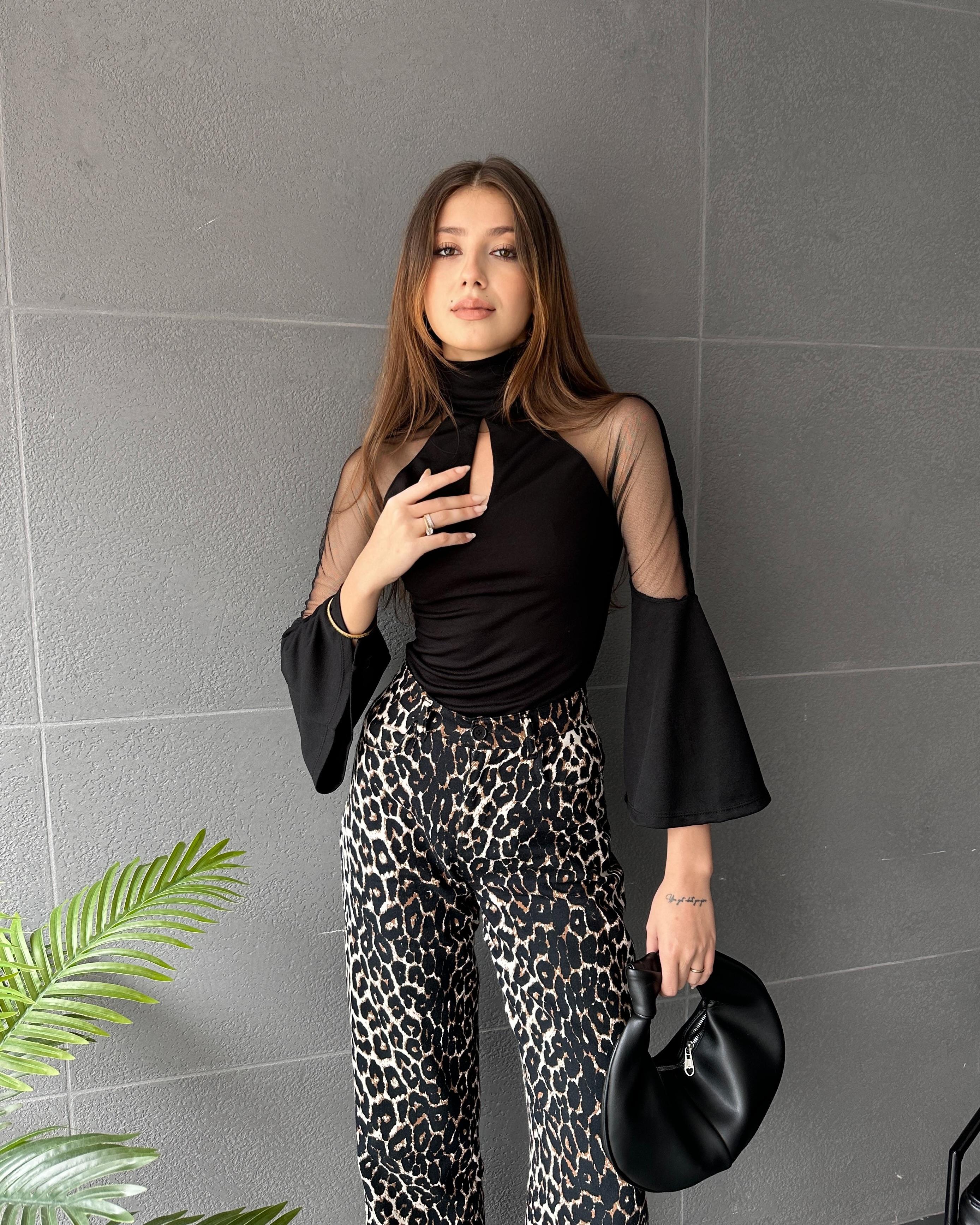 Öpücük Yaka Tül Detaylı Volanlı Bluz