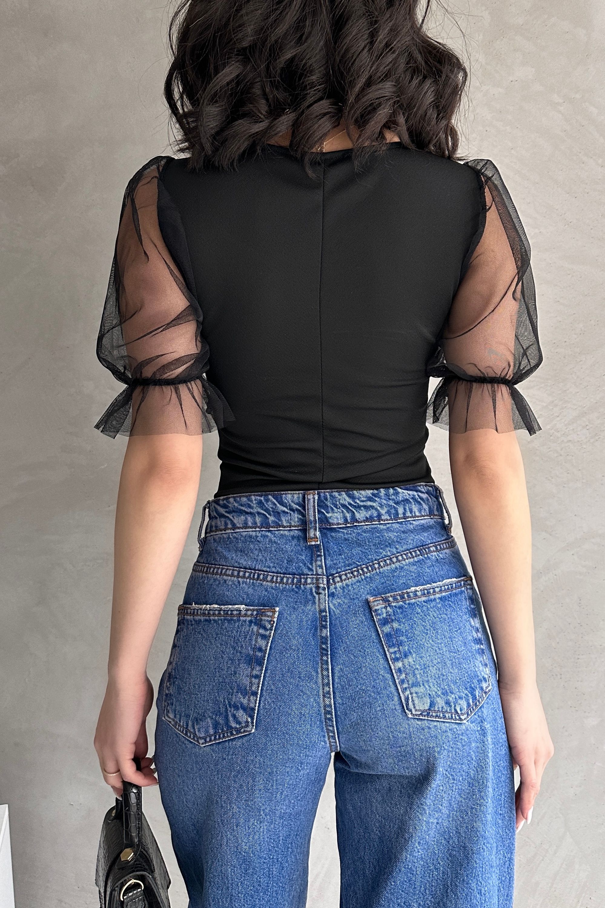 Prenses Kol Tül Detaylı Crep Bluz