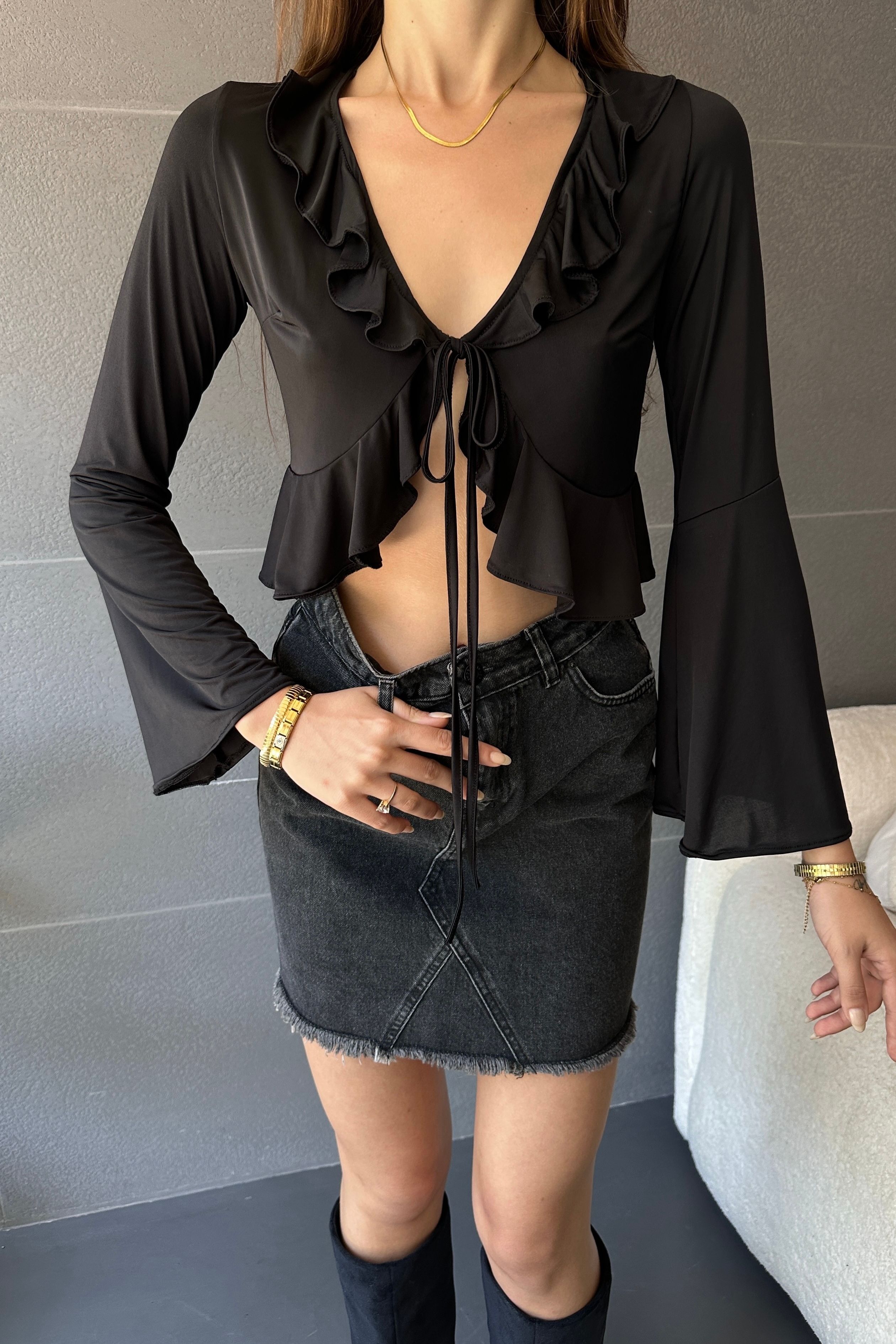 Fırfır Detaylı Önü Bağlamalı Crop Bluz