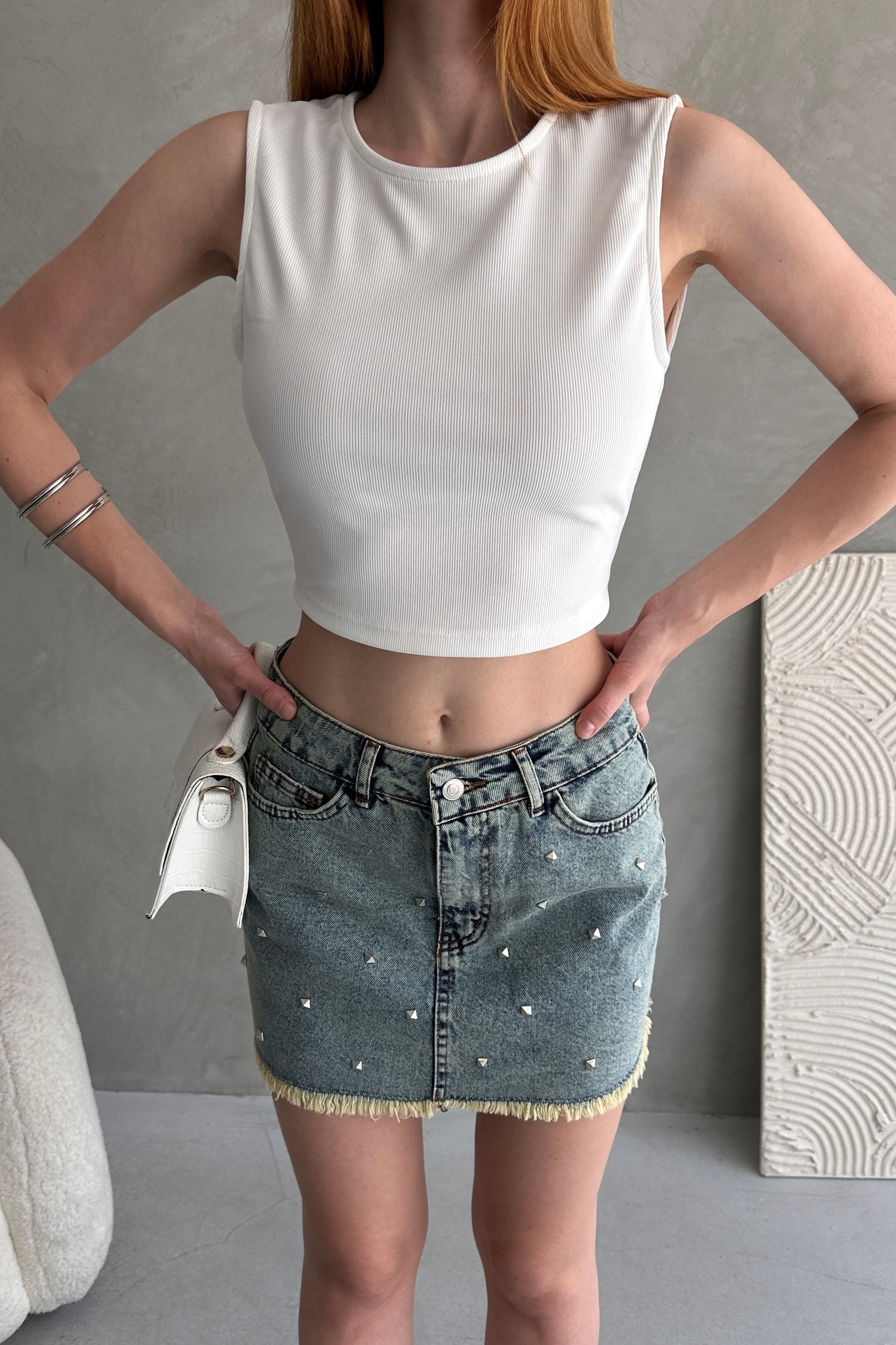 Sırtı Kemer Detaylı Kaşkorse Crop Bluz - Görsel 3