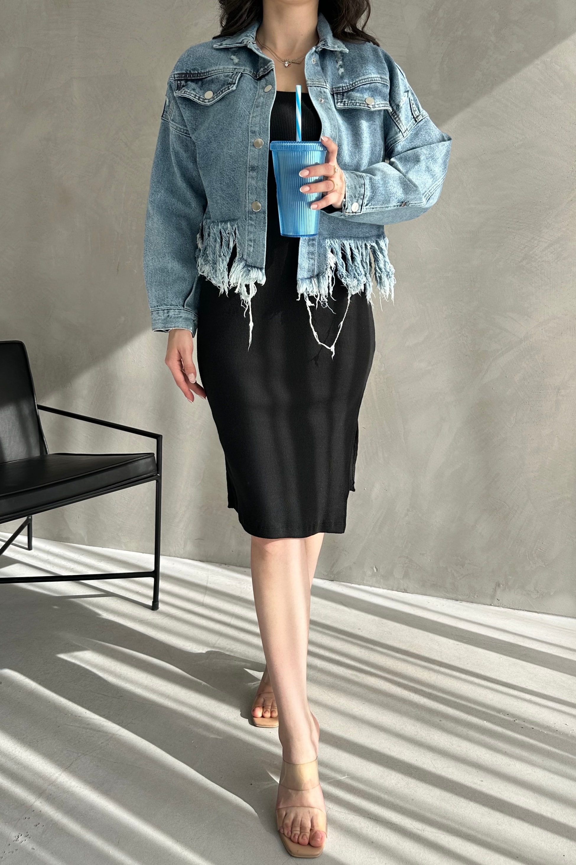 Püskül Detaylı Denim Crop Ceket - Görsel 3