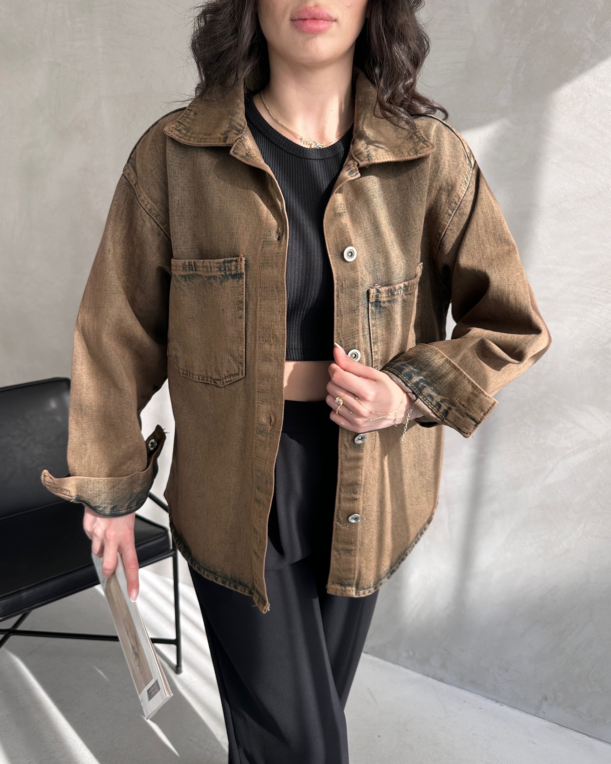Çift Cepli Oversize Denim Gömlek Ceket - Görsel 4