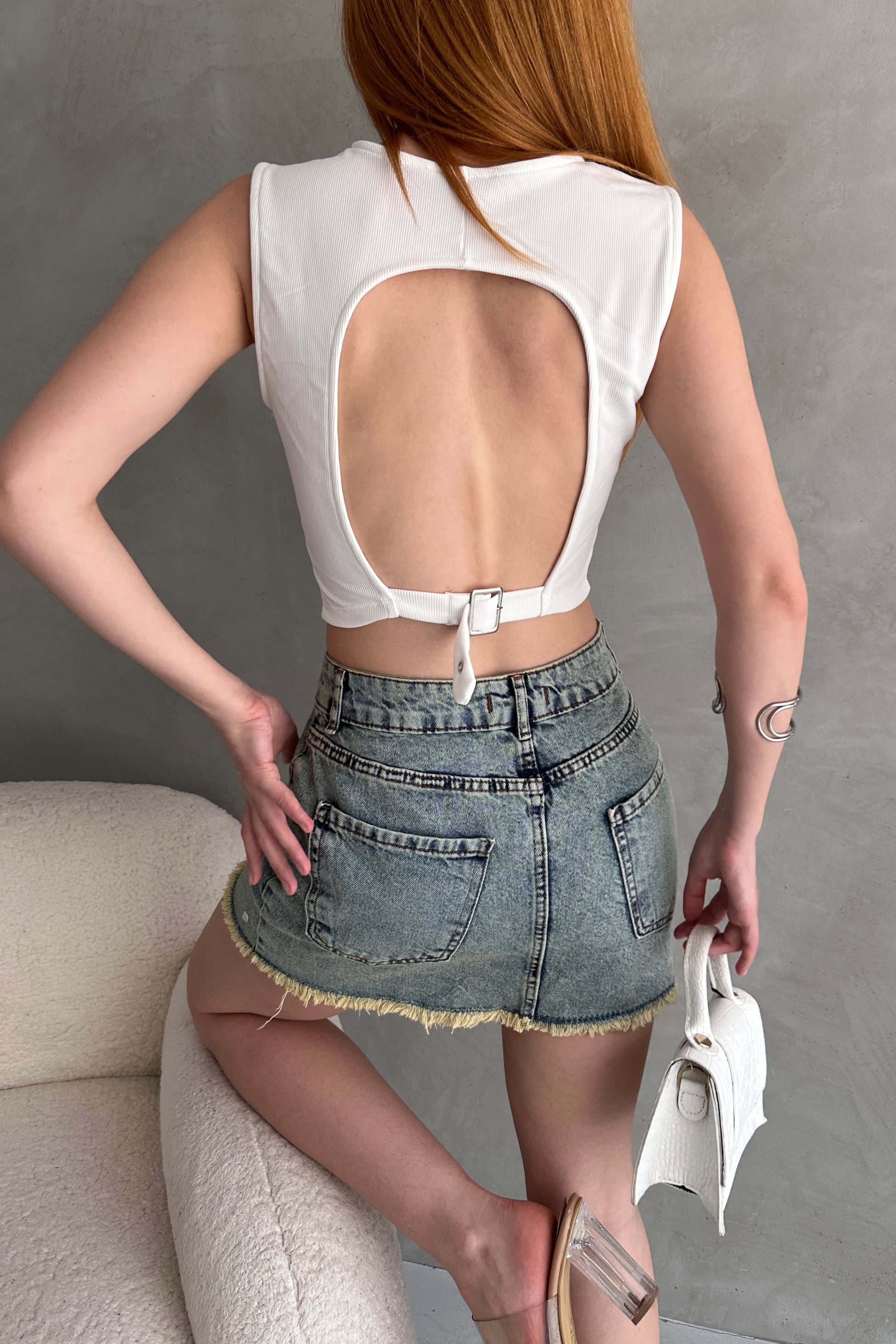 Sırtı Kemer Detaylı Kaşkorse Crop Bluz - Görsel 4