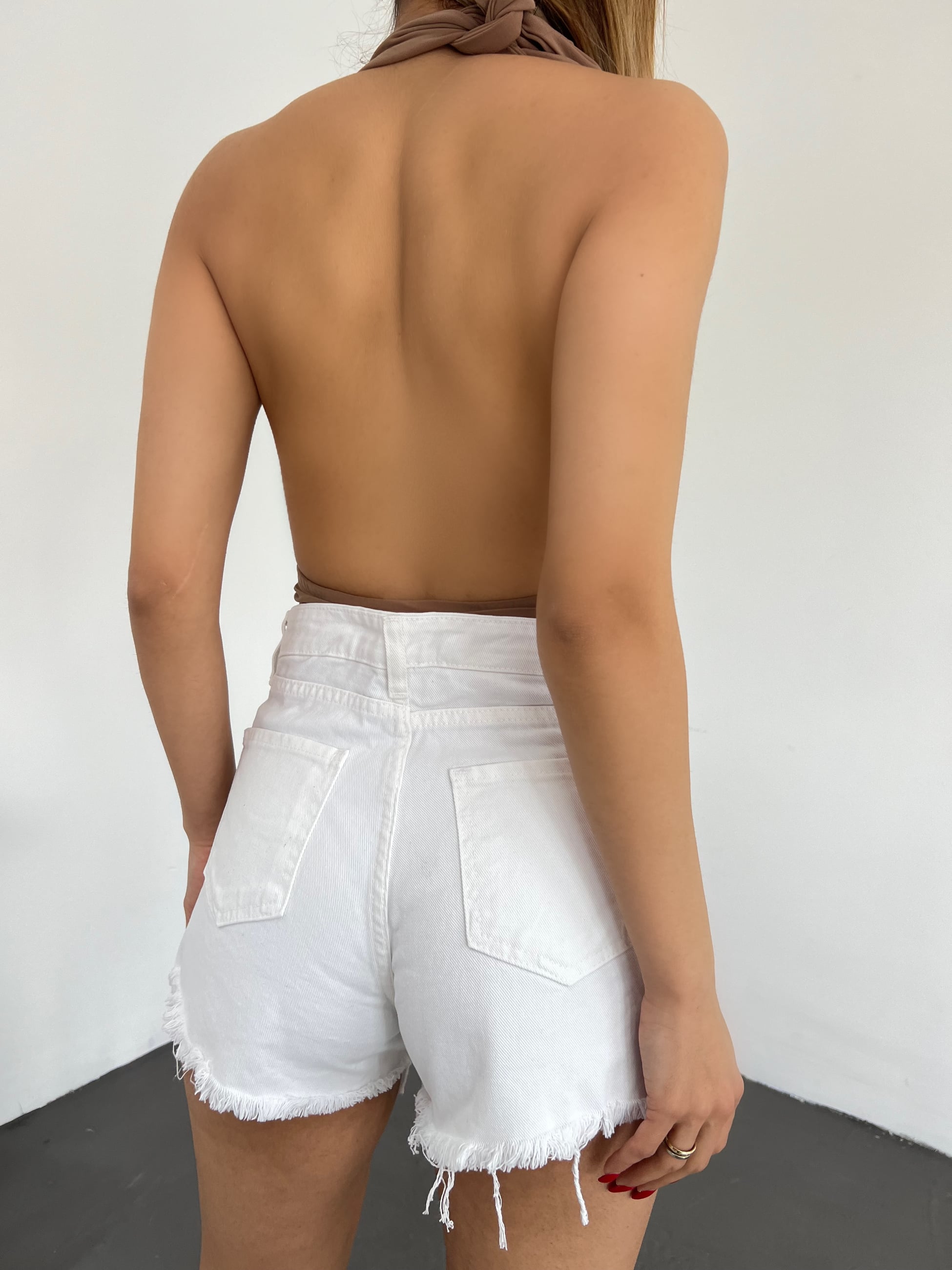 Yıkamalı Lazer Yırtıklı Mini Denim Şort - Görsel 7