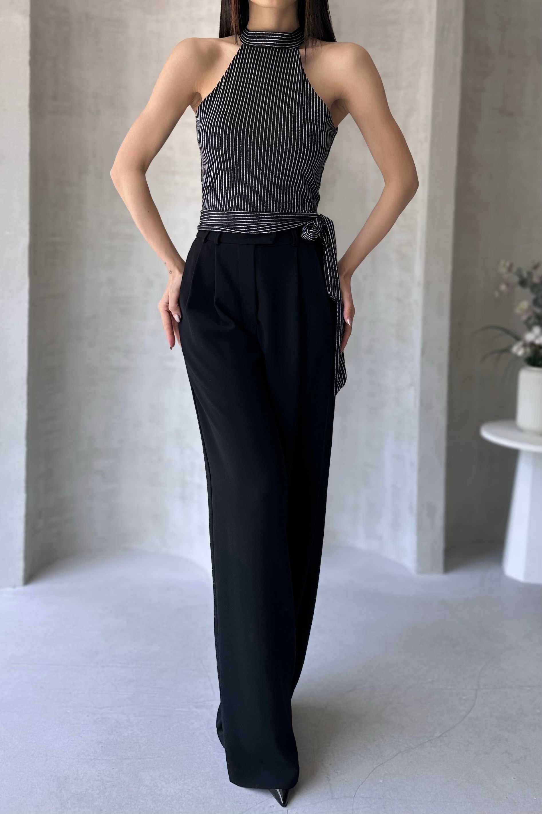 Çizgili Beli Kuşak Detaylı Halter Bluz