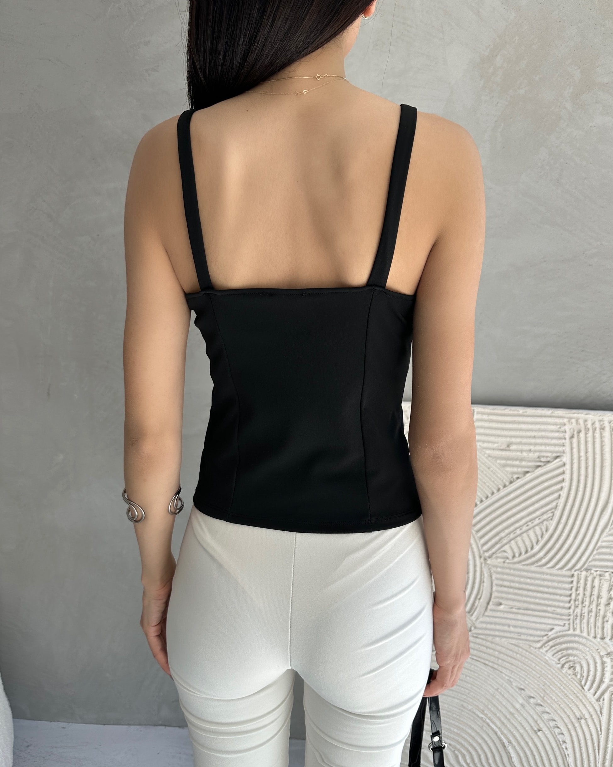 İp Askılı Yakası Fiyonk Detaylı Crep Bluz - Görsel 5