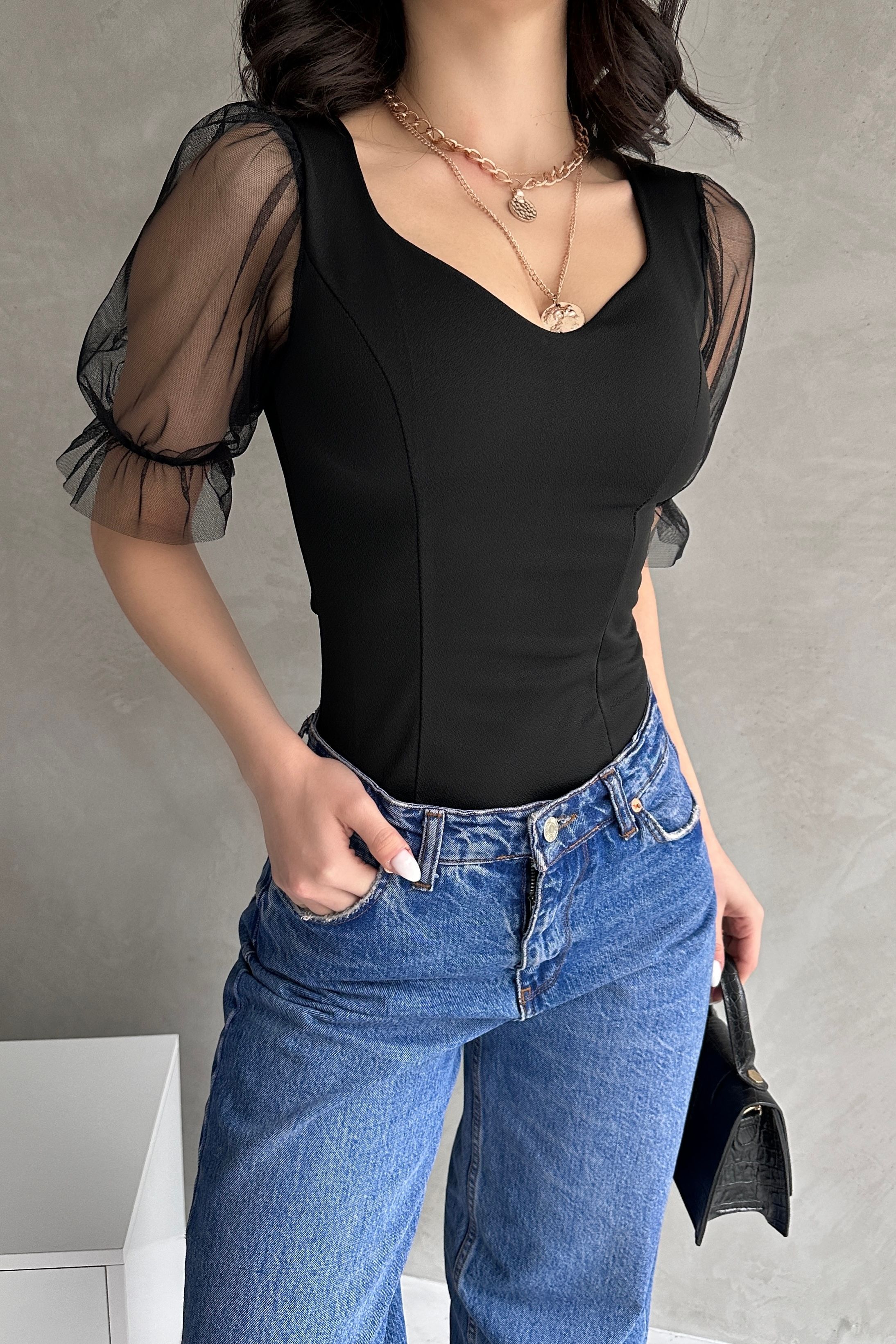 Prenses Kol Tül Detaylı Crep Bluz