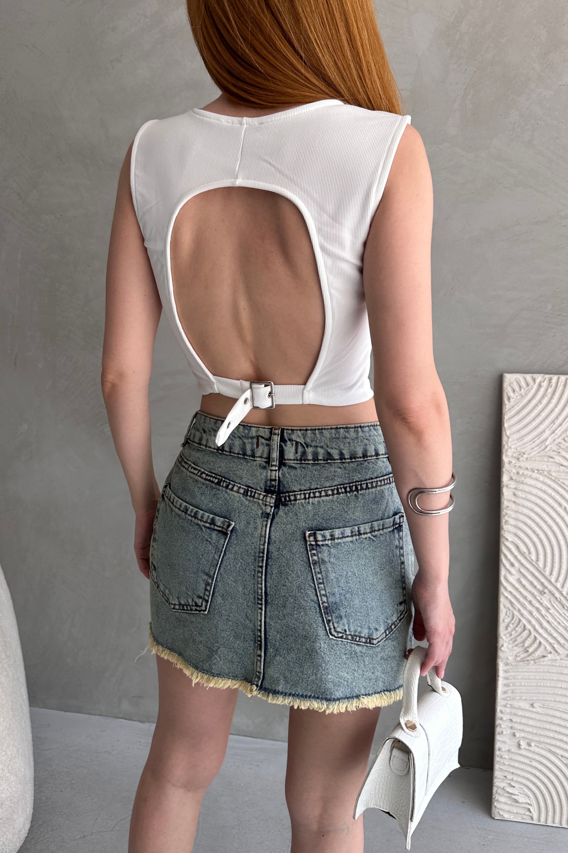 Sırtı Kemer Detaylı Kaşkorse Crop Bluz - Görsel 5