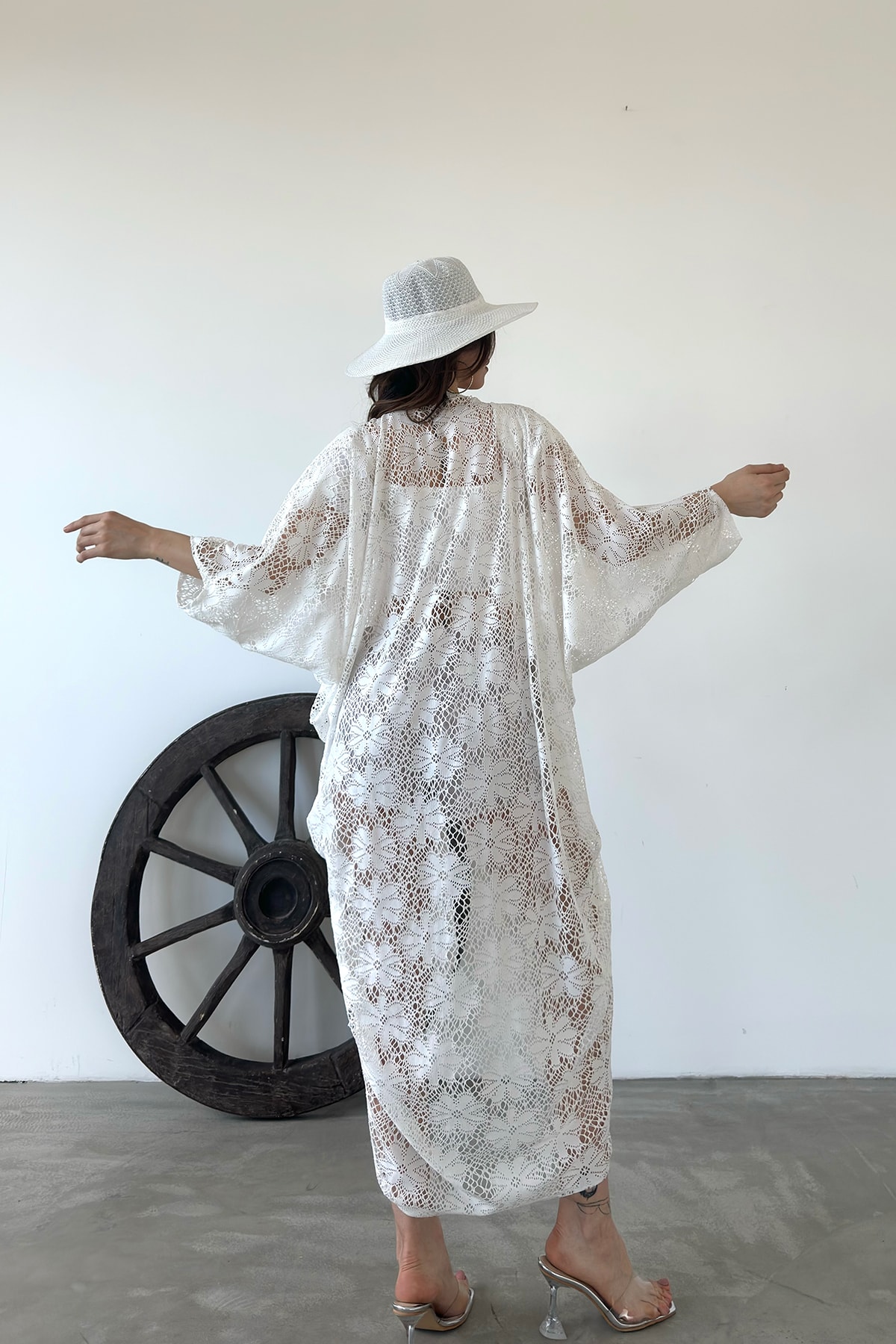 Çicek Desenli Uzun Güpür Kimono - Görsel 6