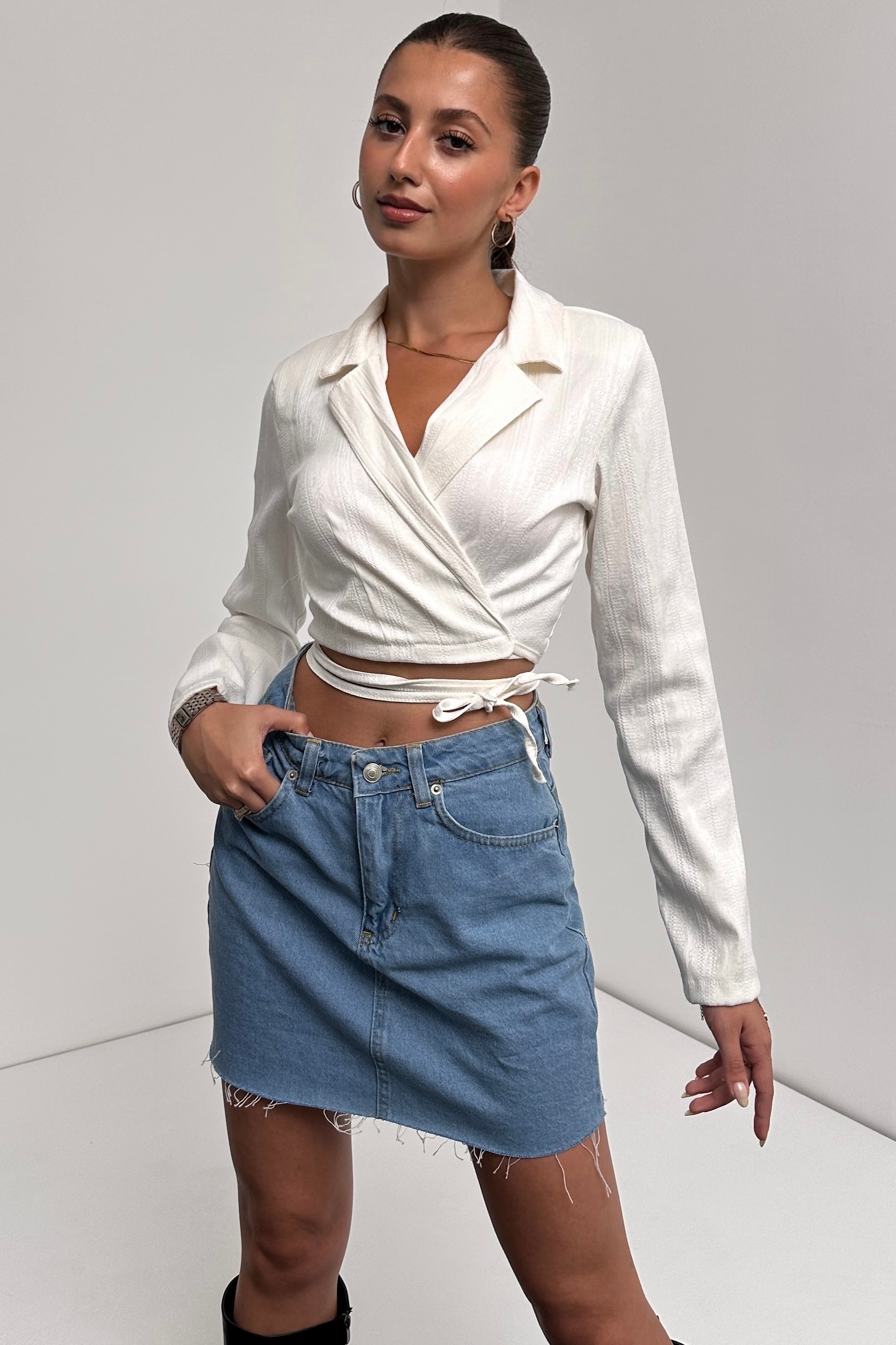 Gömlek Yaka Beli Bağlamalı Crop Bluz - Görsel 3