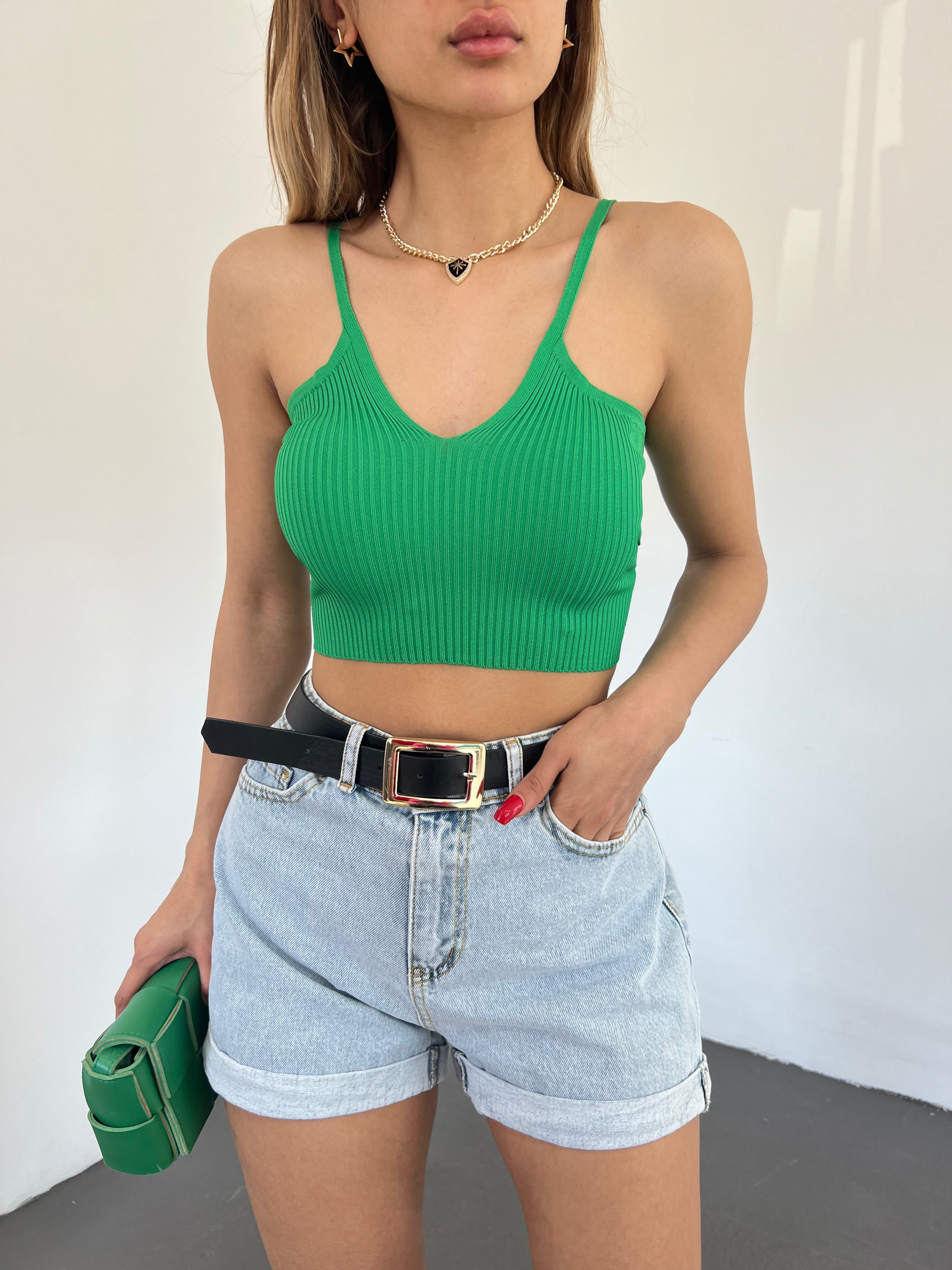 Askılı V Yaka Triko Crop Bluz