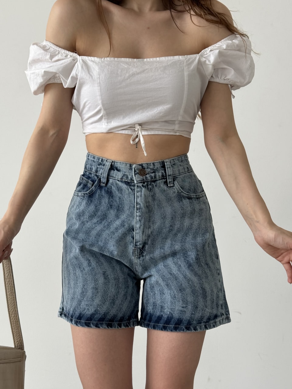 Paçası Püsküllü Desenli Denim Şort - Görsel 6