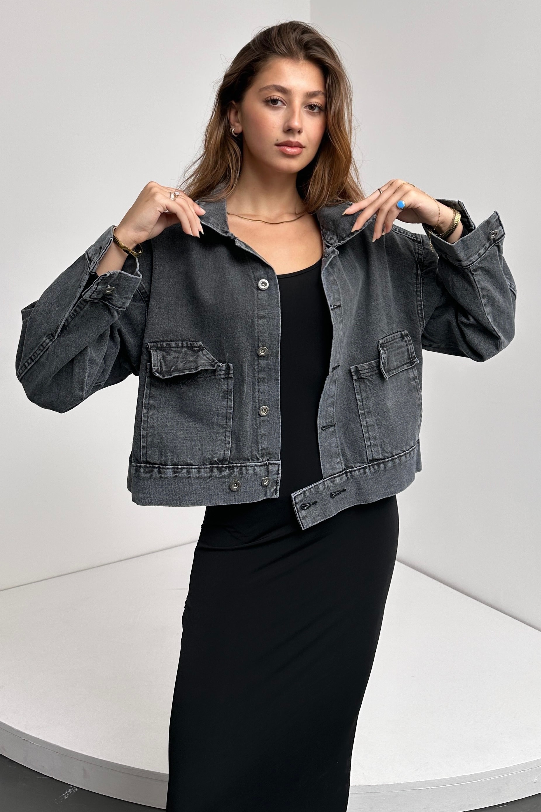 Çift Cep Beli Düğme Detaylı Denim Ceket - Görsel 4