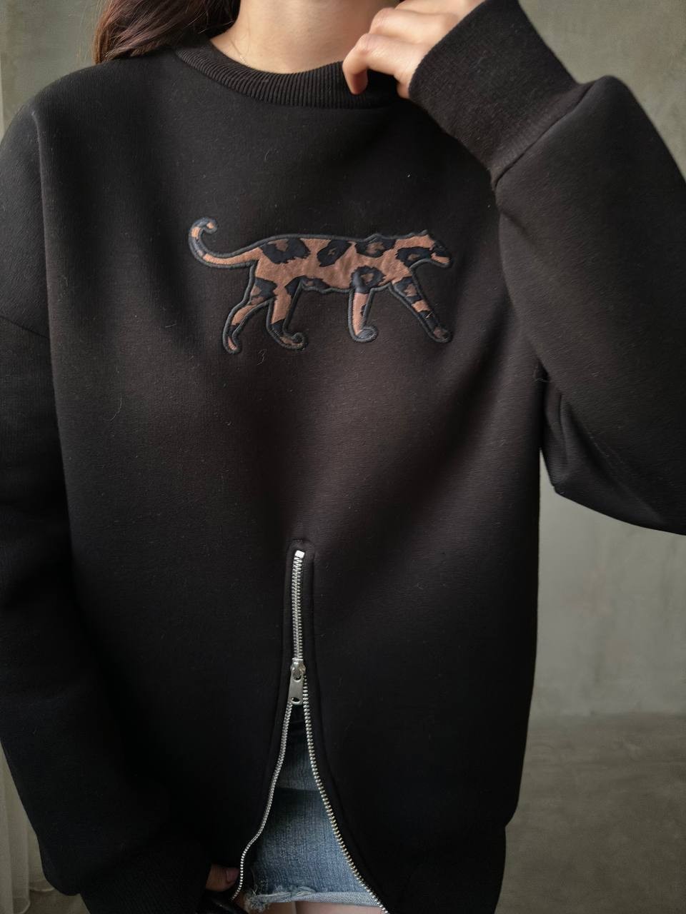 Fermuarlı Nakış Detaylı Sweatshirt