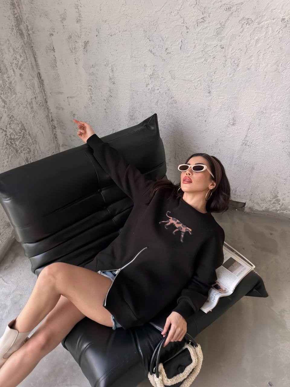 Fermuarlı Nakış Detaylı Sweatshirt