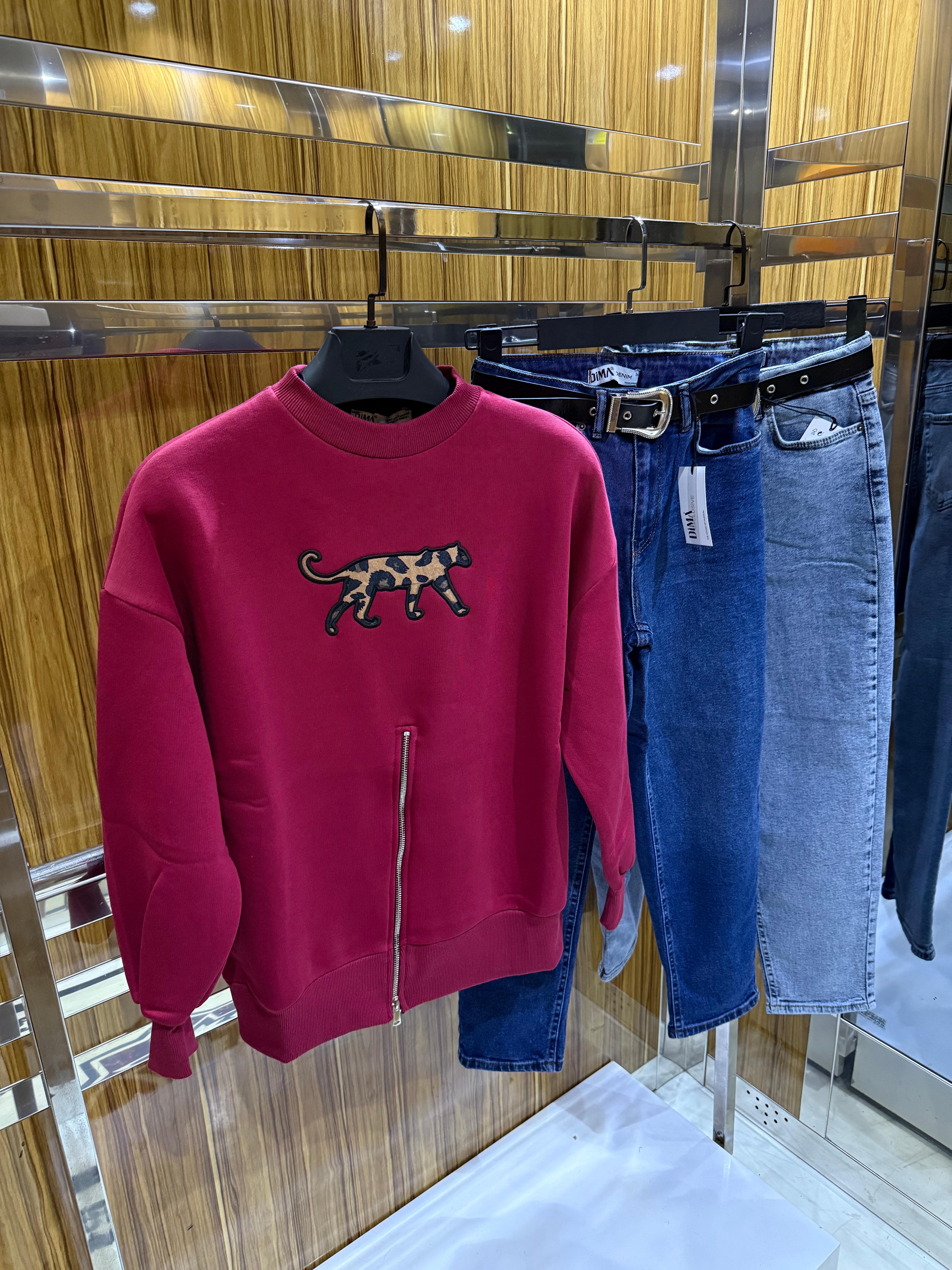 Fermuarlı Nakış Detaylı Sweatshirt