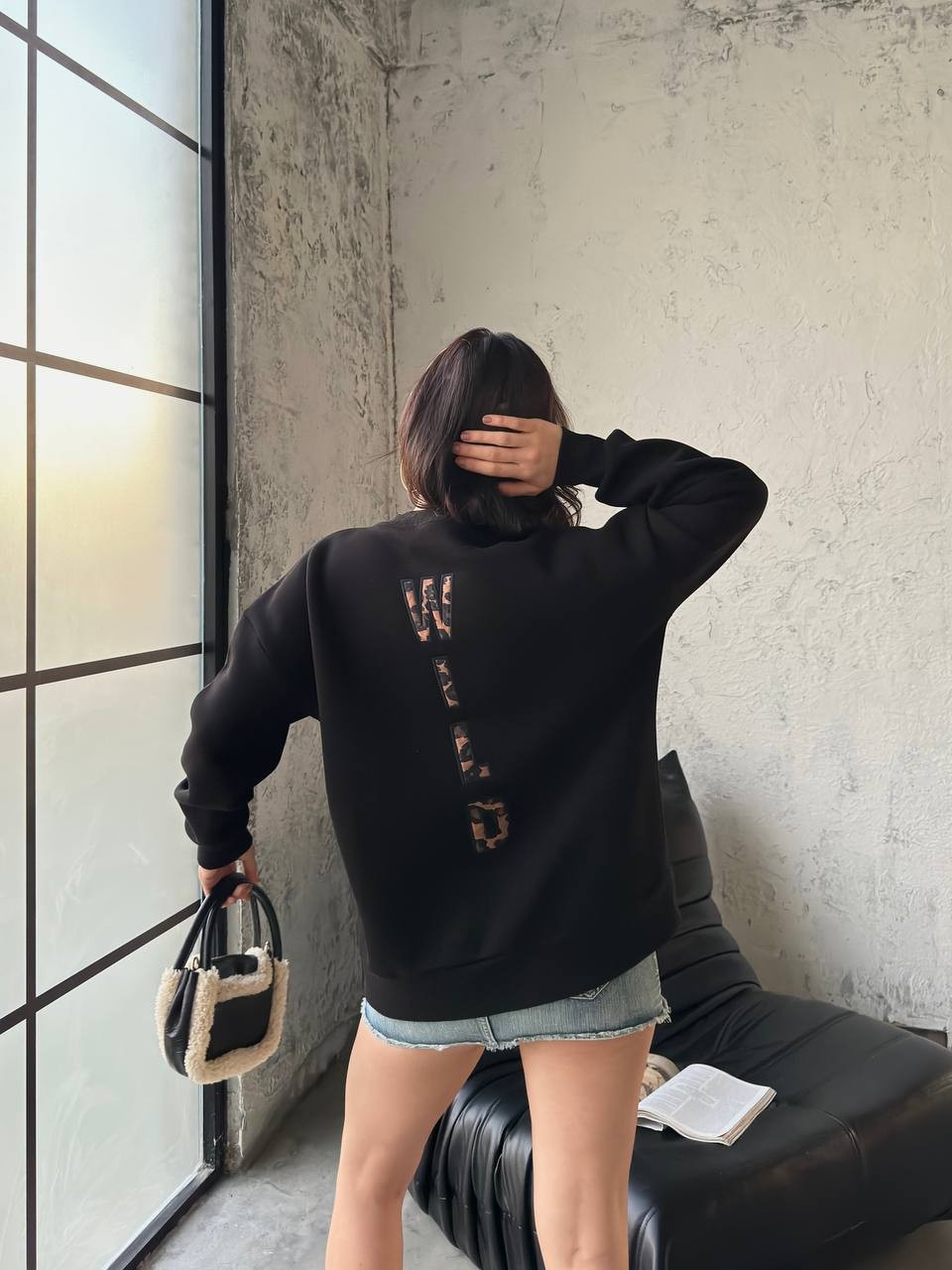 Fermuarlı Nakış Detaylı Sweatshirt