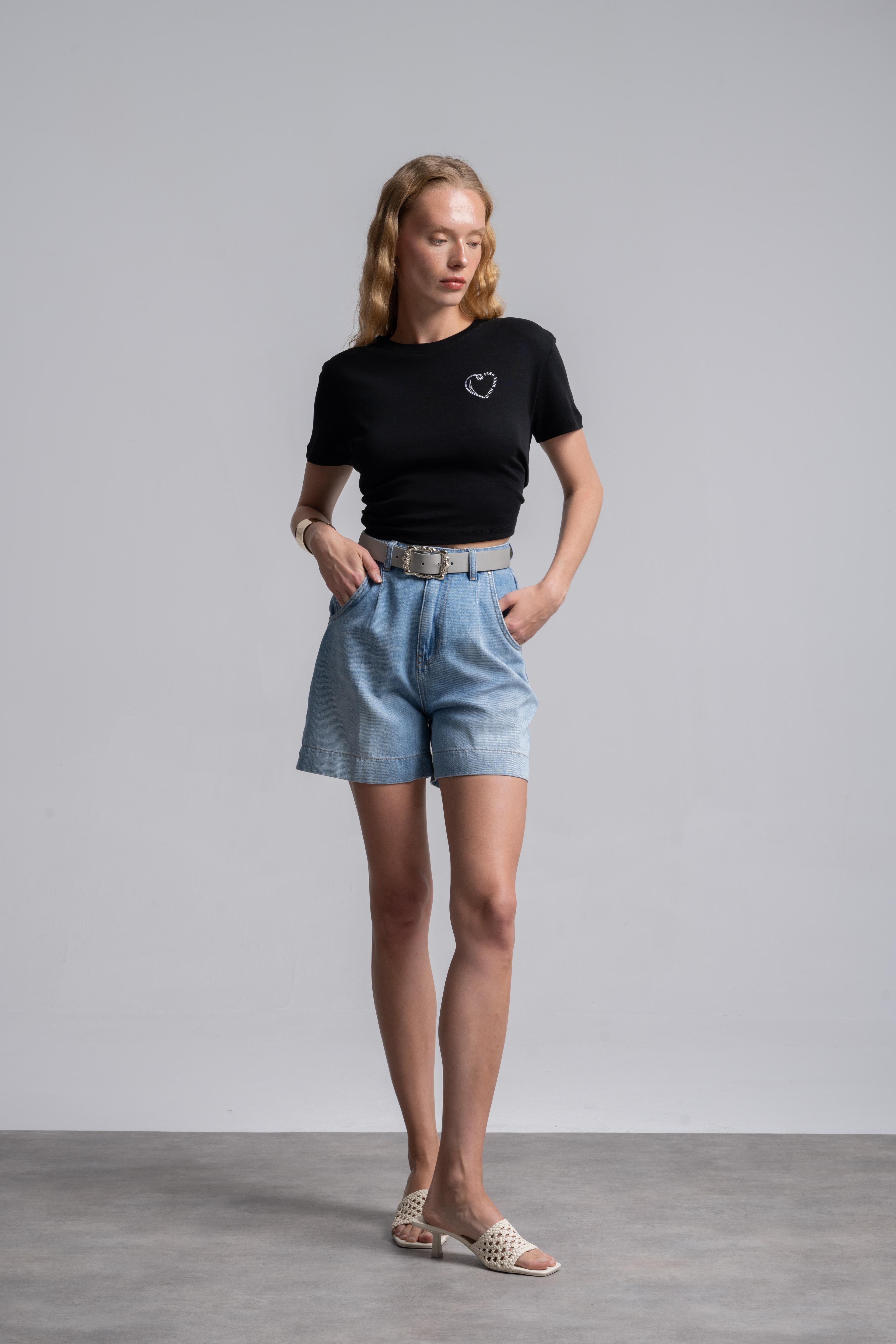 Açık Mavi Mini Jean Şort