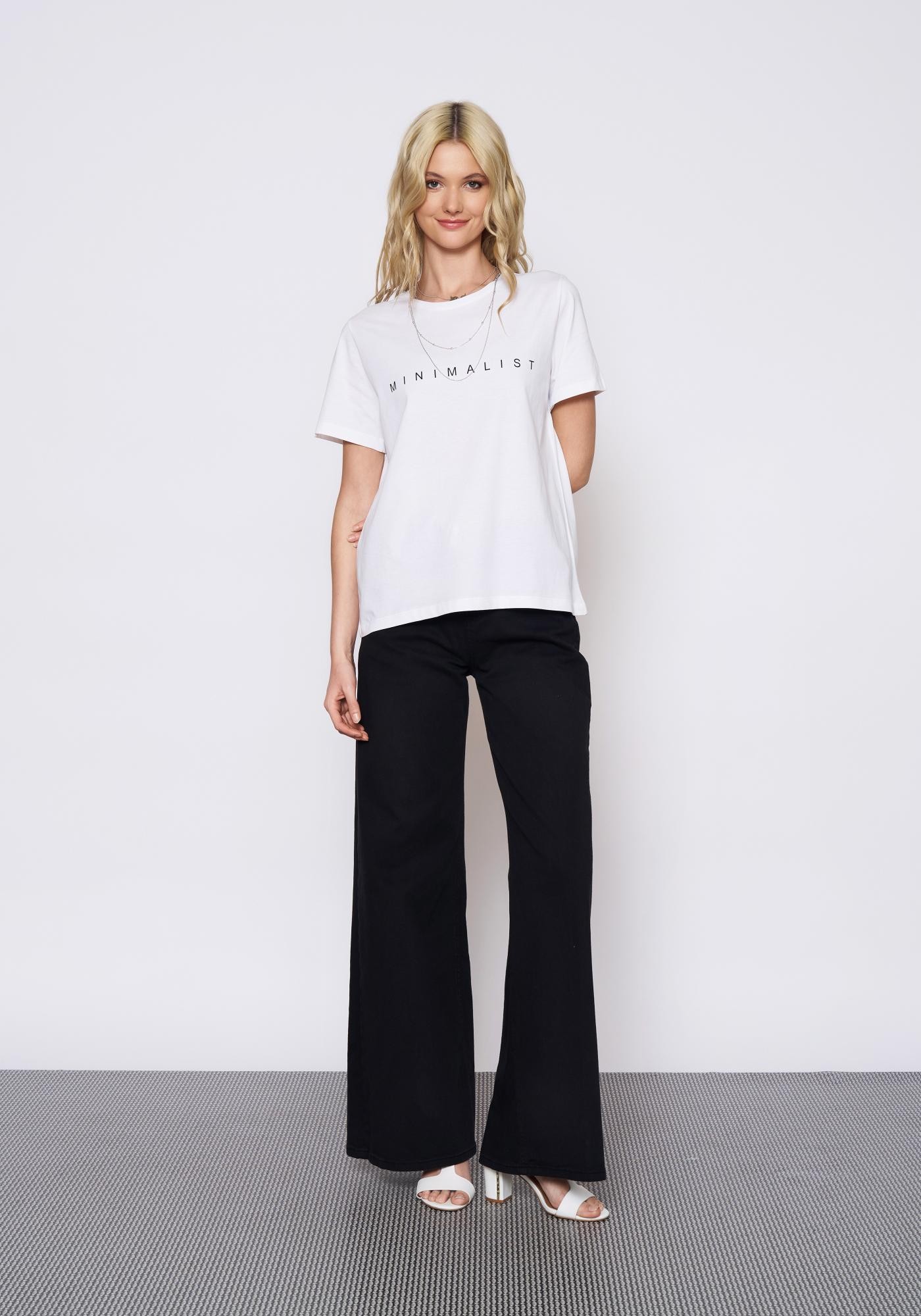 Minimalist Baskılı Beyaz T-Shirt