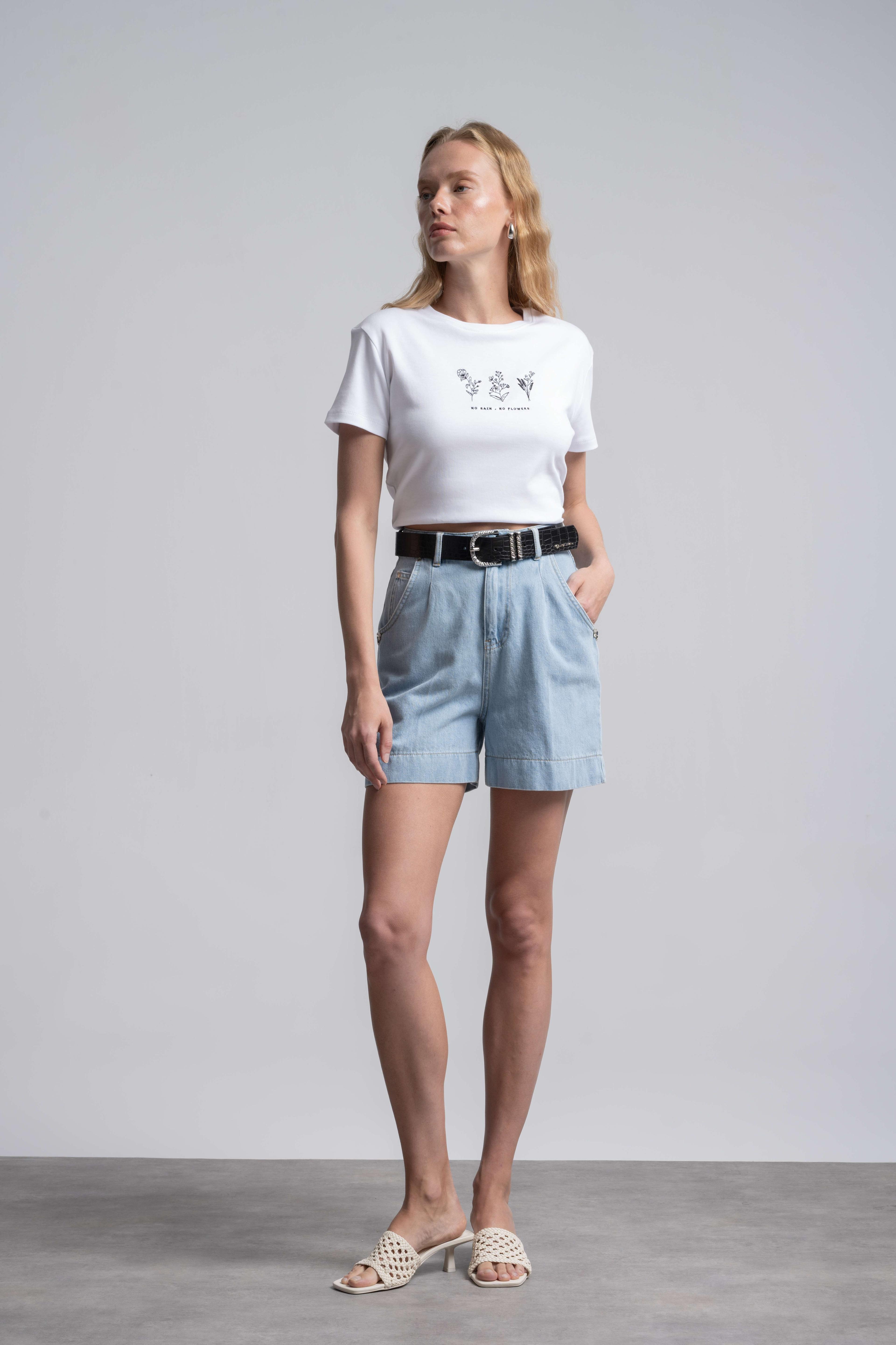 Açık Mavi Mini Jean Şort