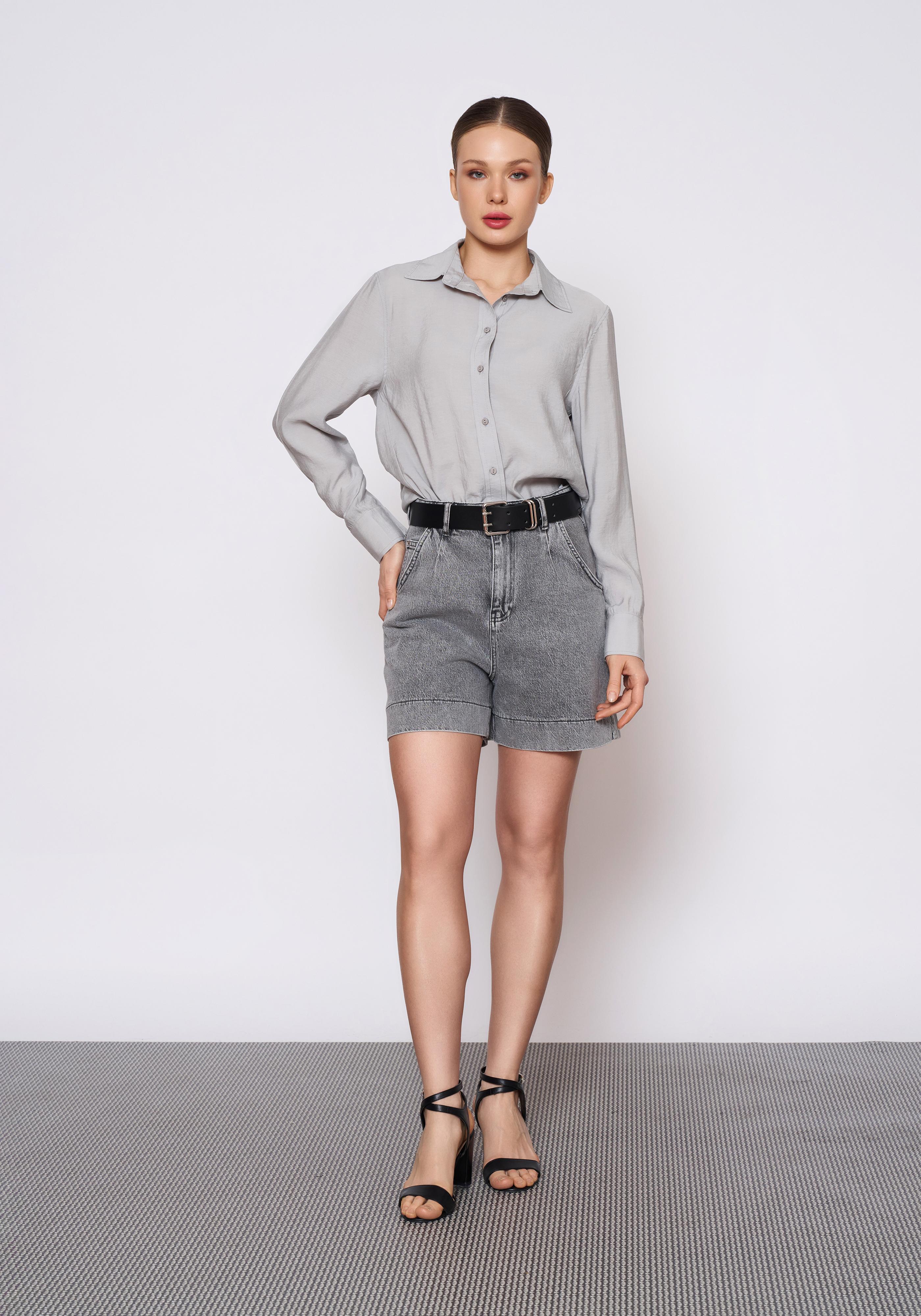 Gri Mini Jean Şort