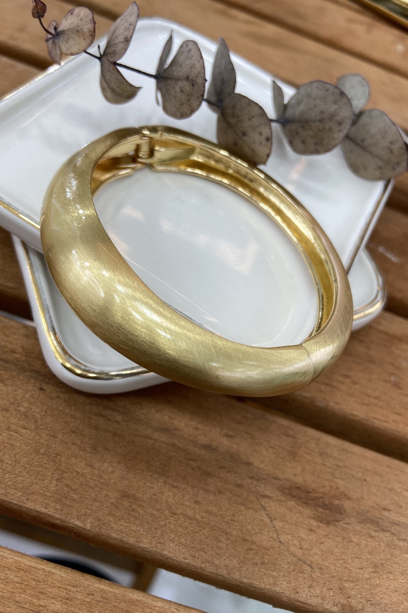 Mat Altın Kaplama Oval Geçişli İnce Bilezik Gold