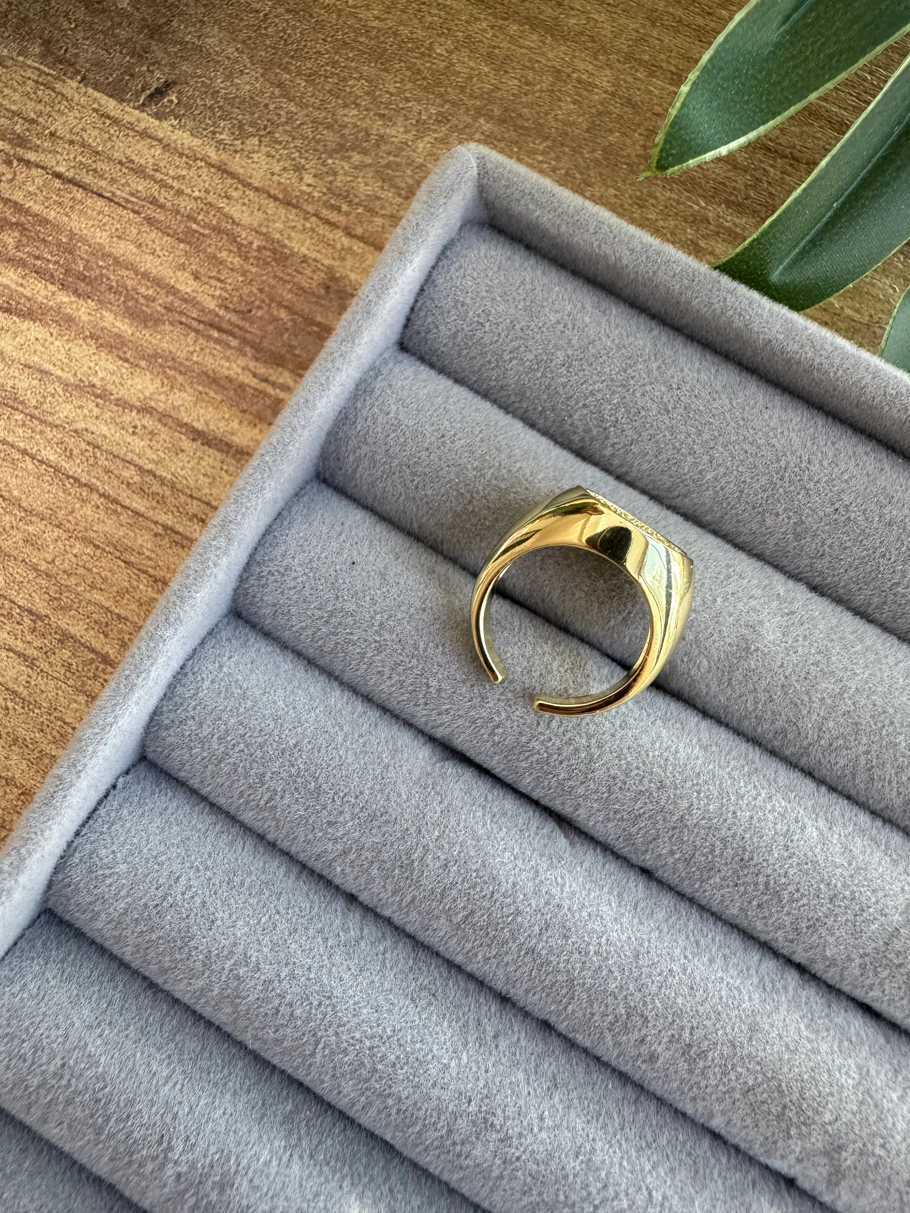 14K Altın Kaplama Round Üstü Taşlı Plaka Serçe Parmak Yüzüğü Gold