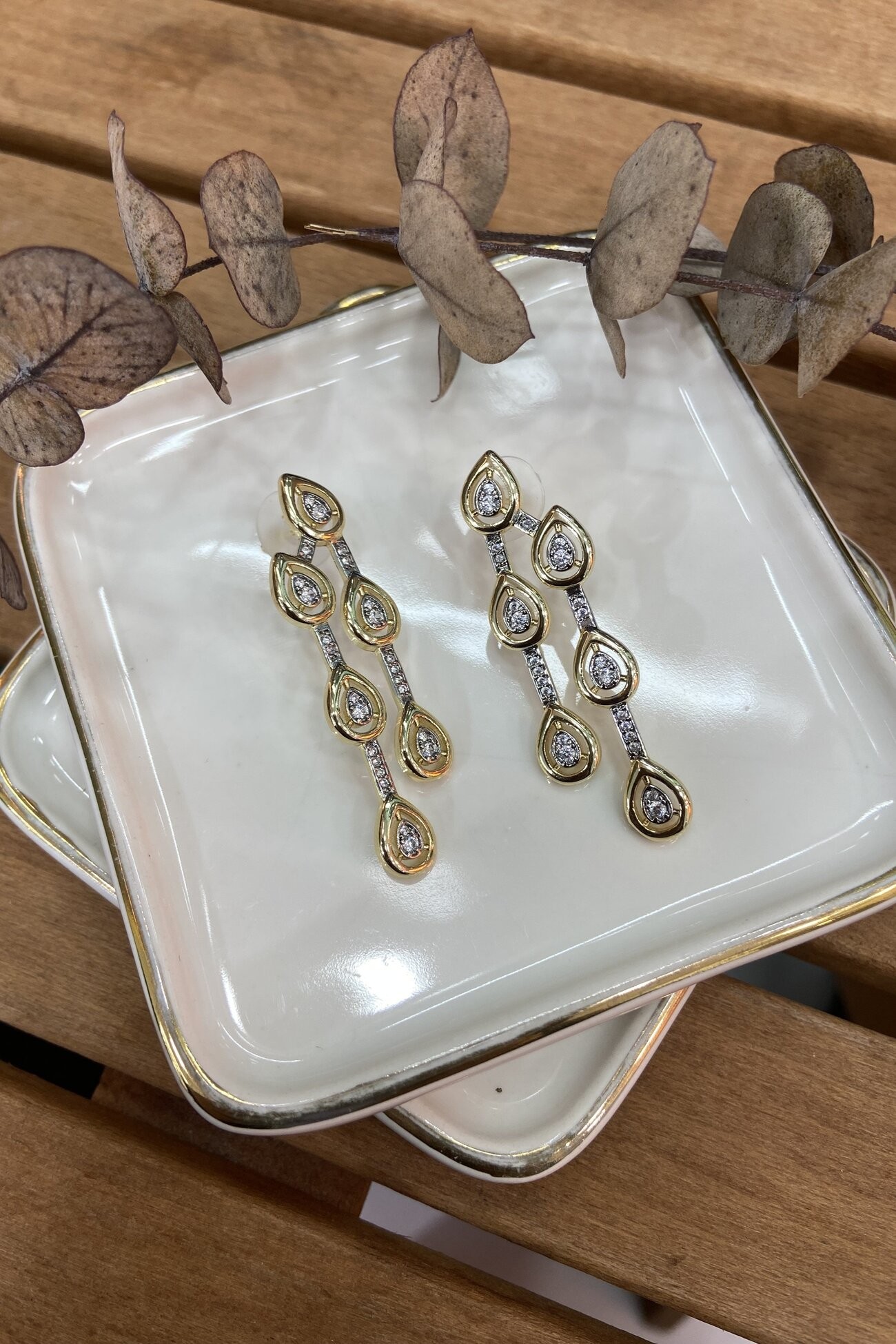 14K Altın Kaplama İki Sıra Göz Sallantılı Küpe
