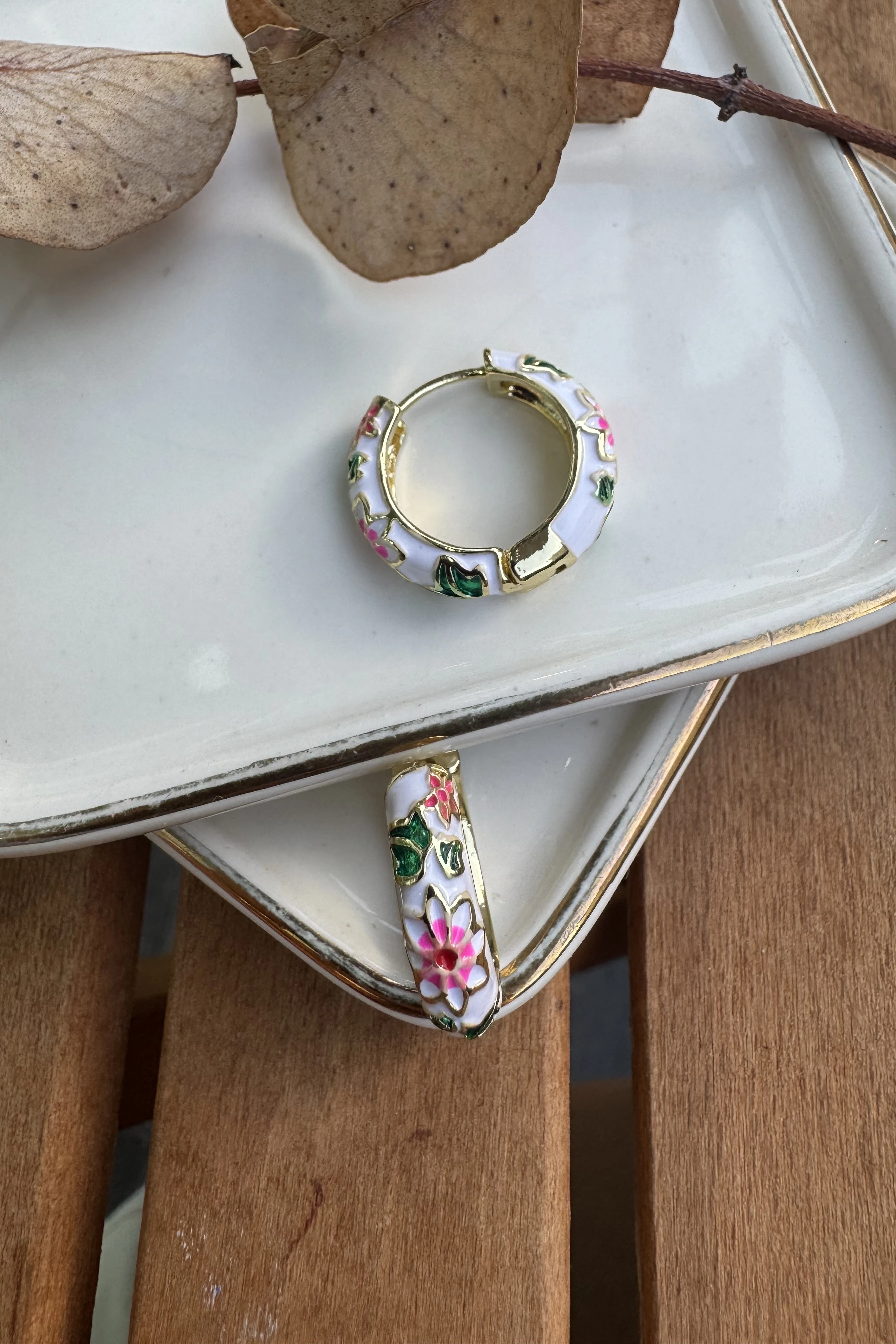 14K Altın Kaplama Beyaz Mineli Lara Küpe