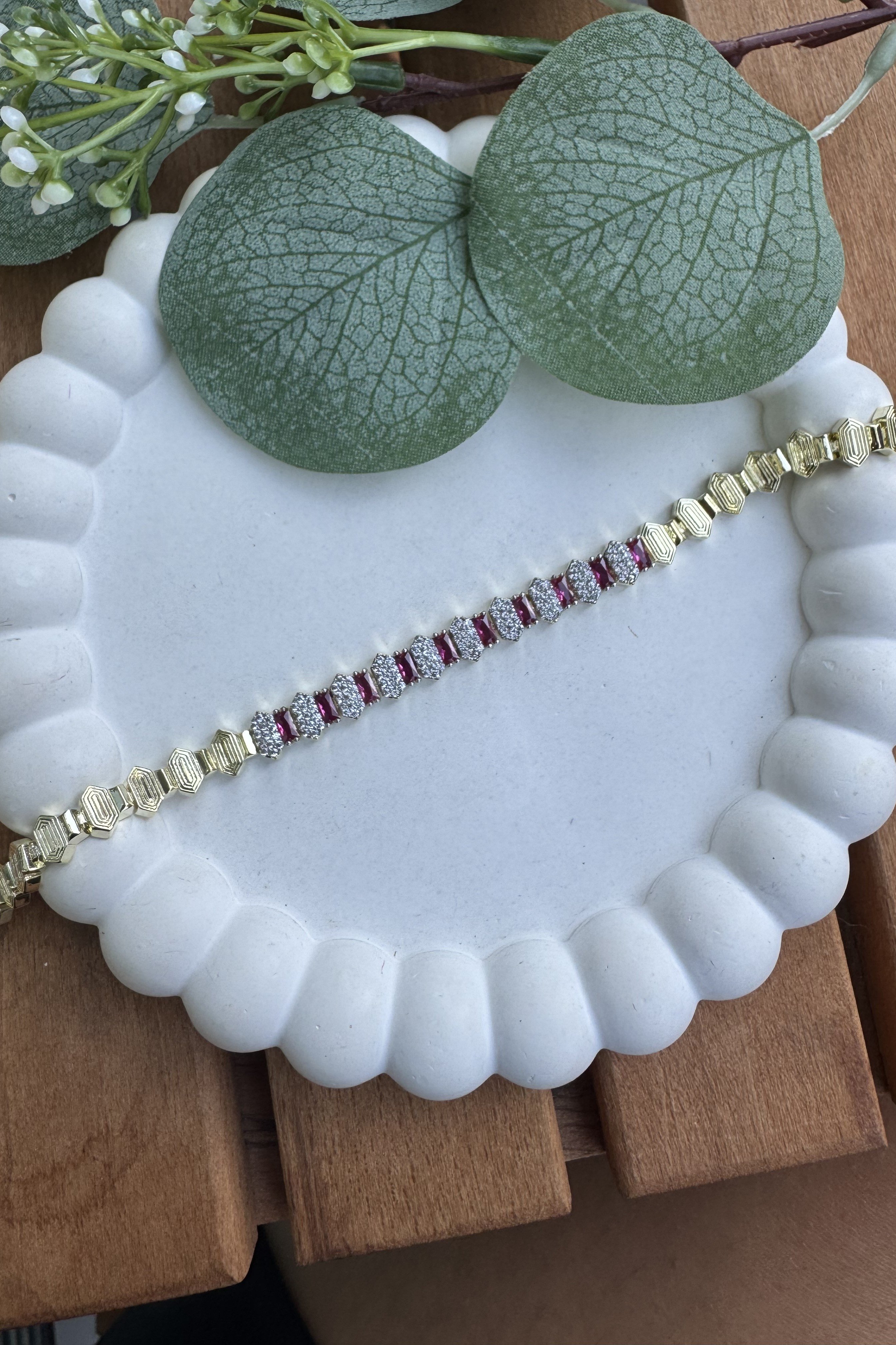 14K Altın Kaplama Ortası Fuşya Taşlı Dokulu Bileklik 18.5cm
