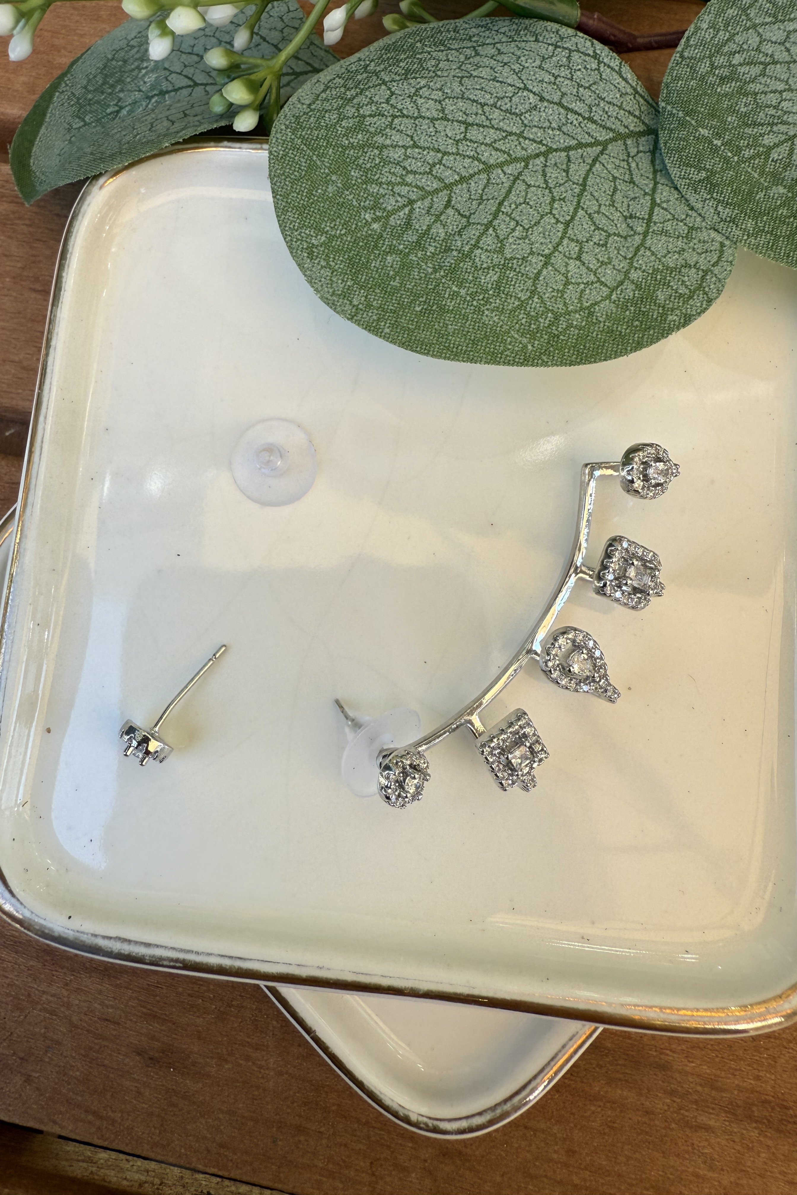 14K Altın Kaplama Kulağa Geçmeli 5'li Görünüm Küpe Silver