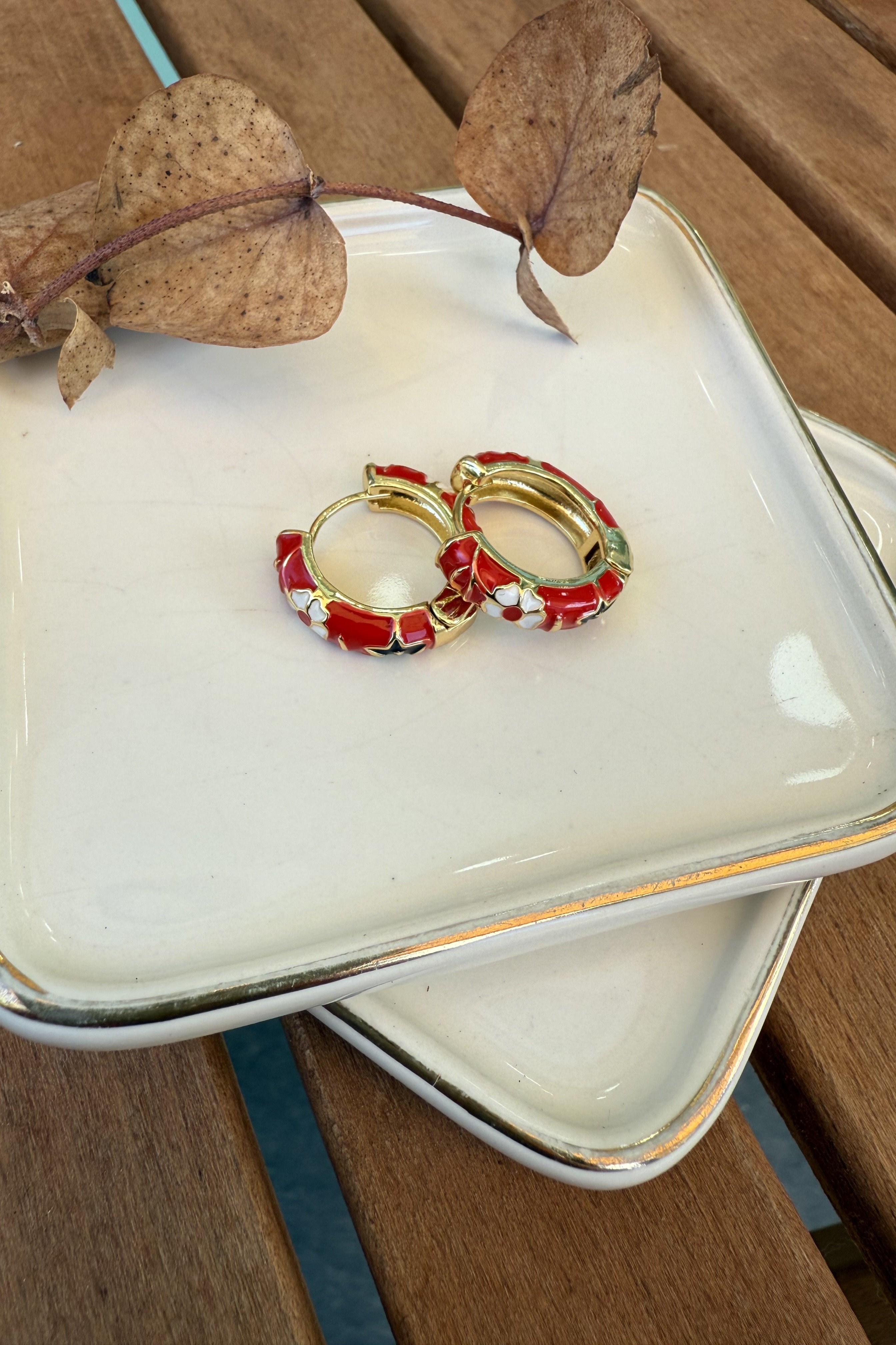 14K Altın Kaplama Kırmızı Mineli Freya Küpe 2cm