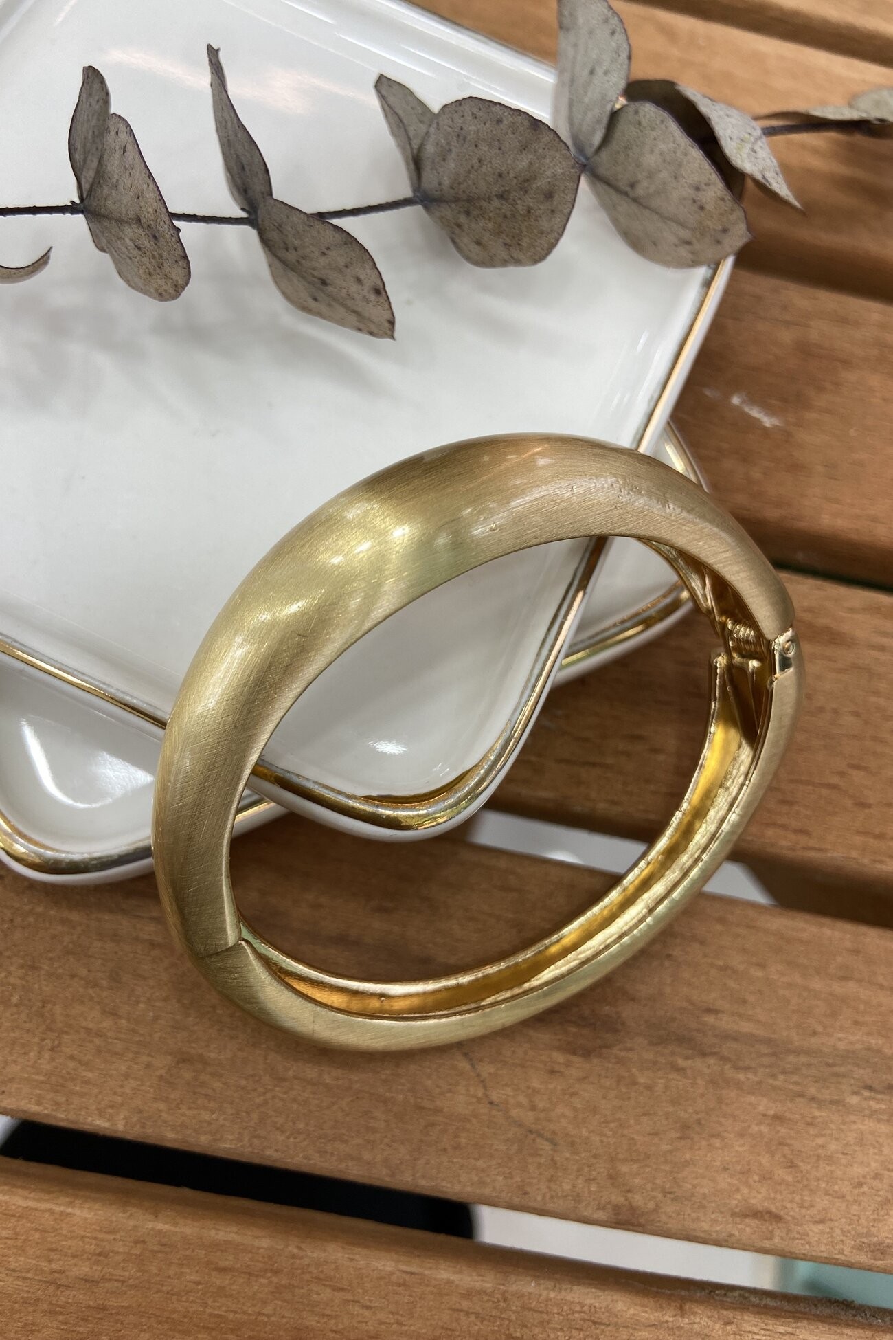 Mat Altın Kaplama Oval Geçişli İnce Bilezik Gold
