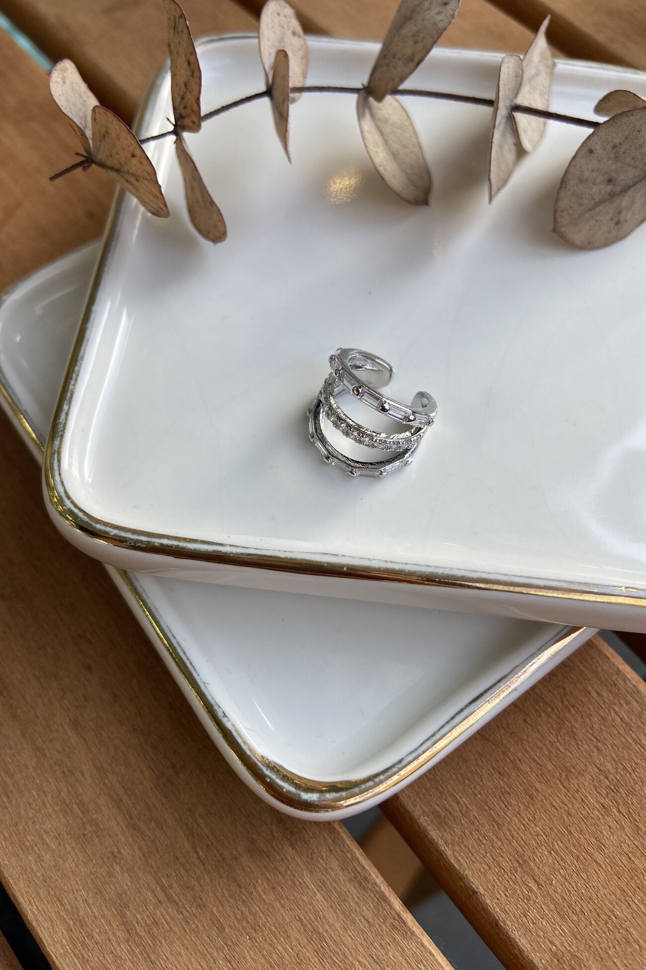 Üçlü Görünümlü Kıkırdak Küpe Silver