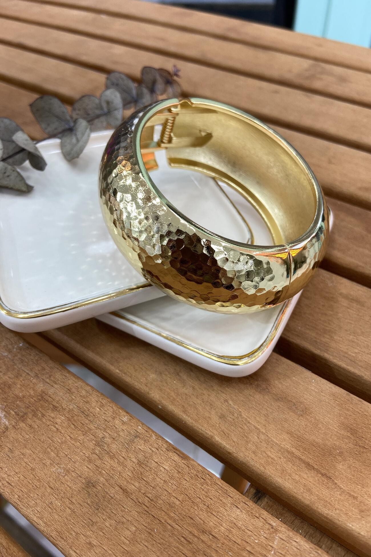 14K Altın Kaplama Bombeli Önü Dövmeli Bilezik Gold
