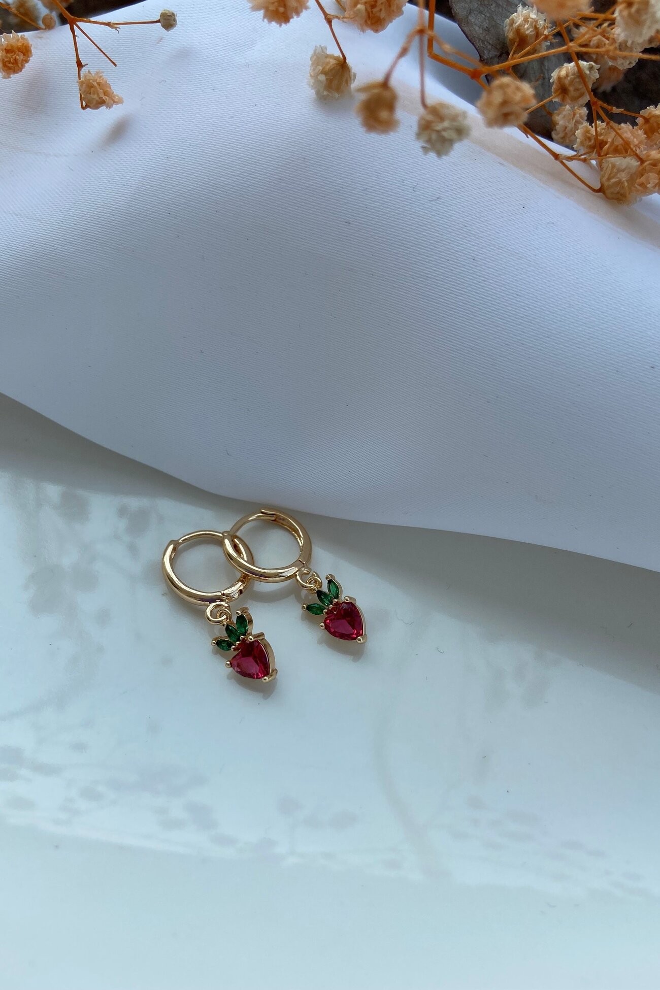 Opal Taşlı Çilek Küpe