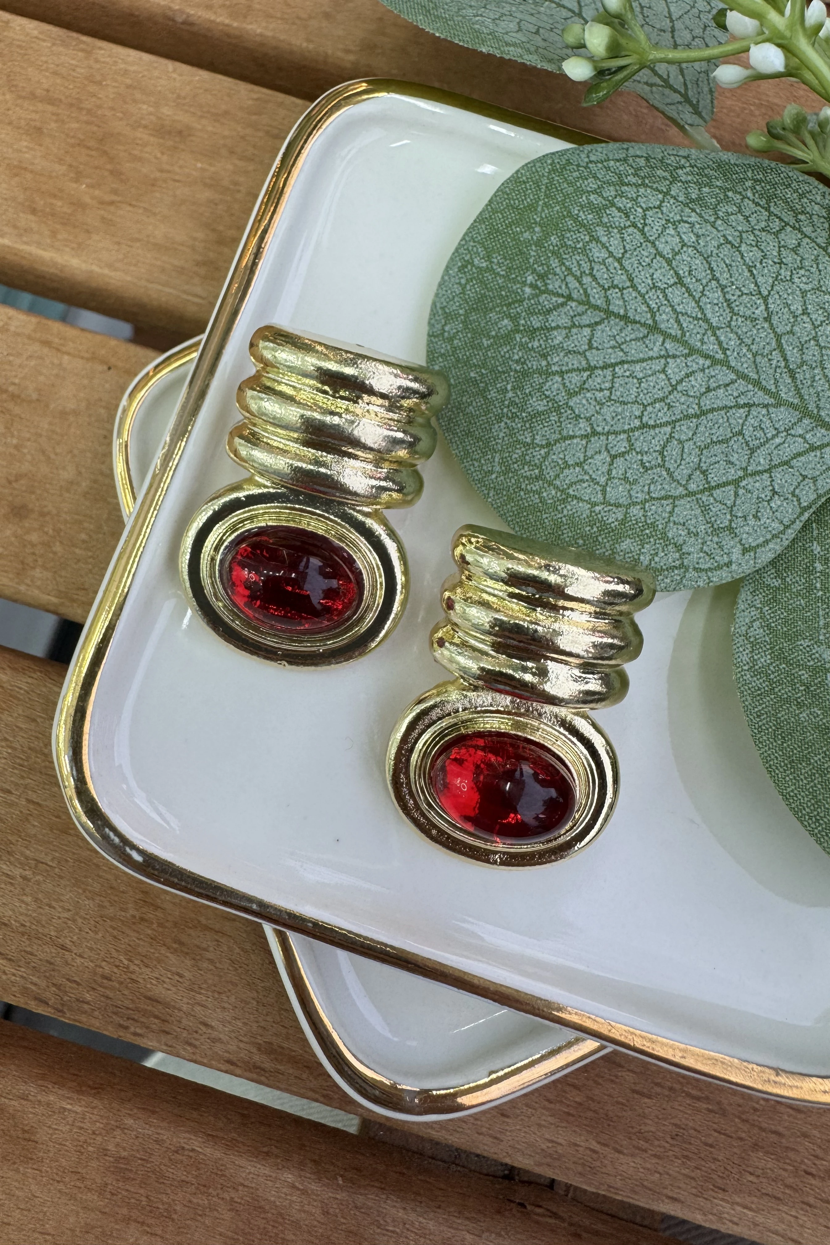 ZR Model Kırmızı Taşlı Üstü Boğumlu Küpe