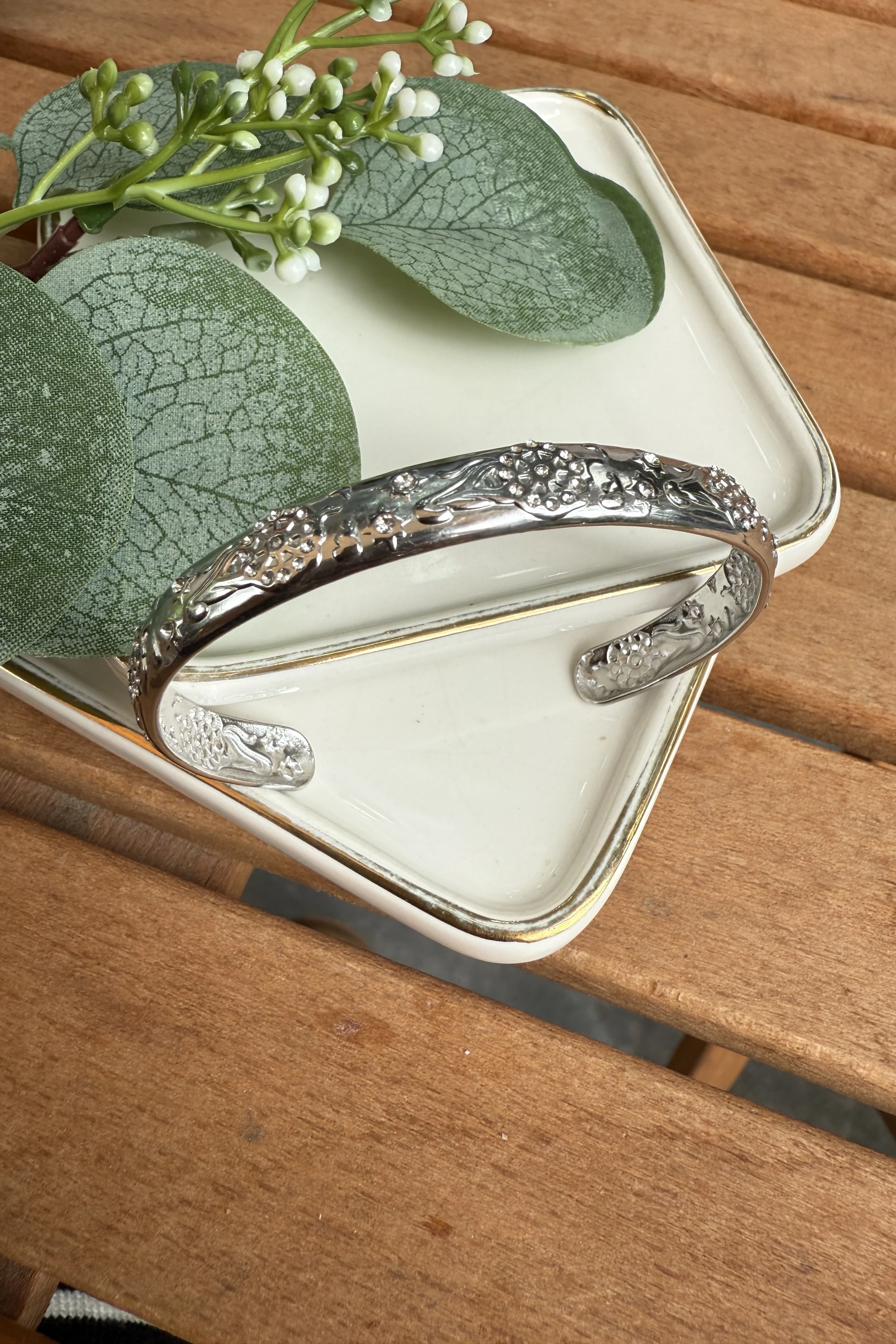 Çelik Minik Taşlı Çiçek Bilezik Silver