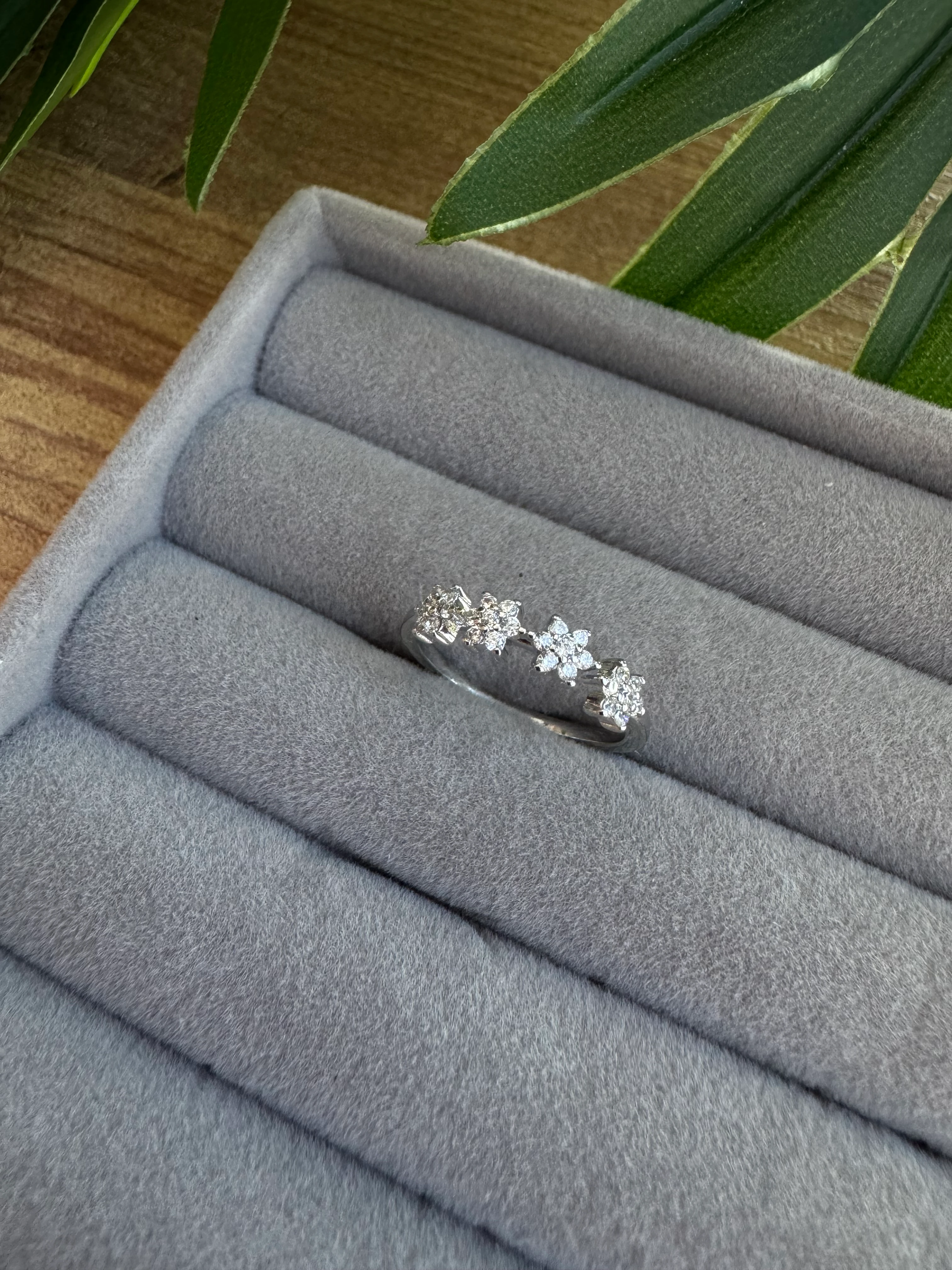 14K Altın Kaplama Taşlı Sır Dört Çiçek Yüzük Silver