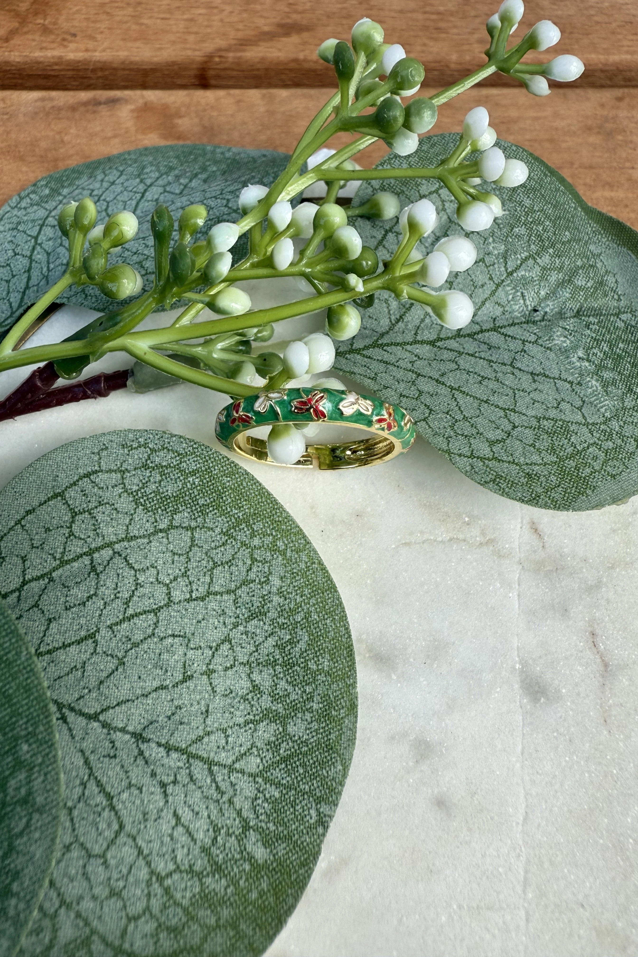 14K Altın Kaplama Yeşil Mineli Çiçekli İnce Yüzük