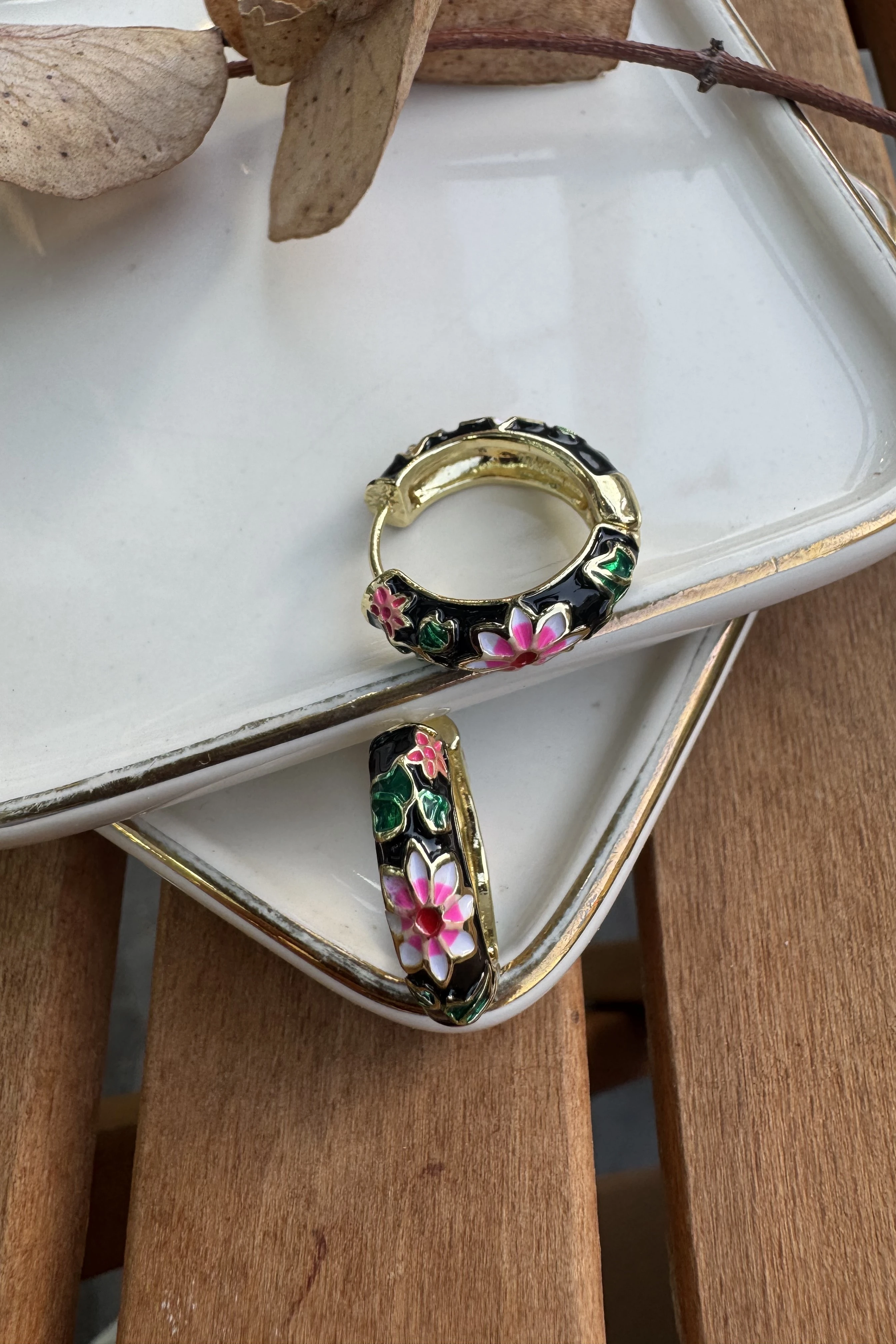 14K Altın Kaplama Siyah Mineli Lara Küpe