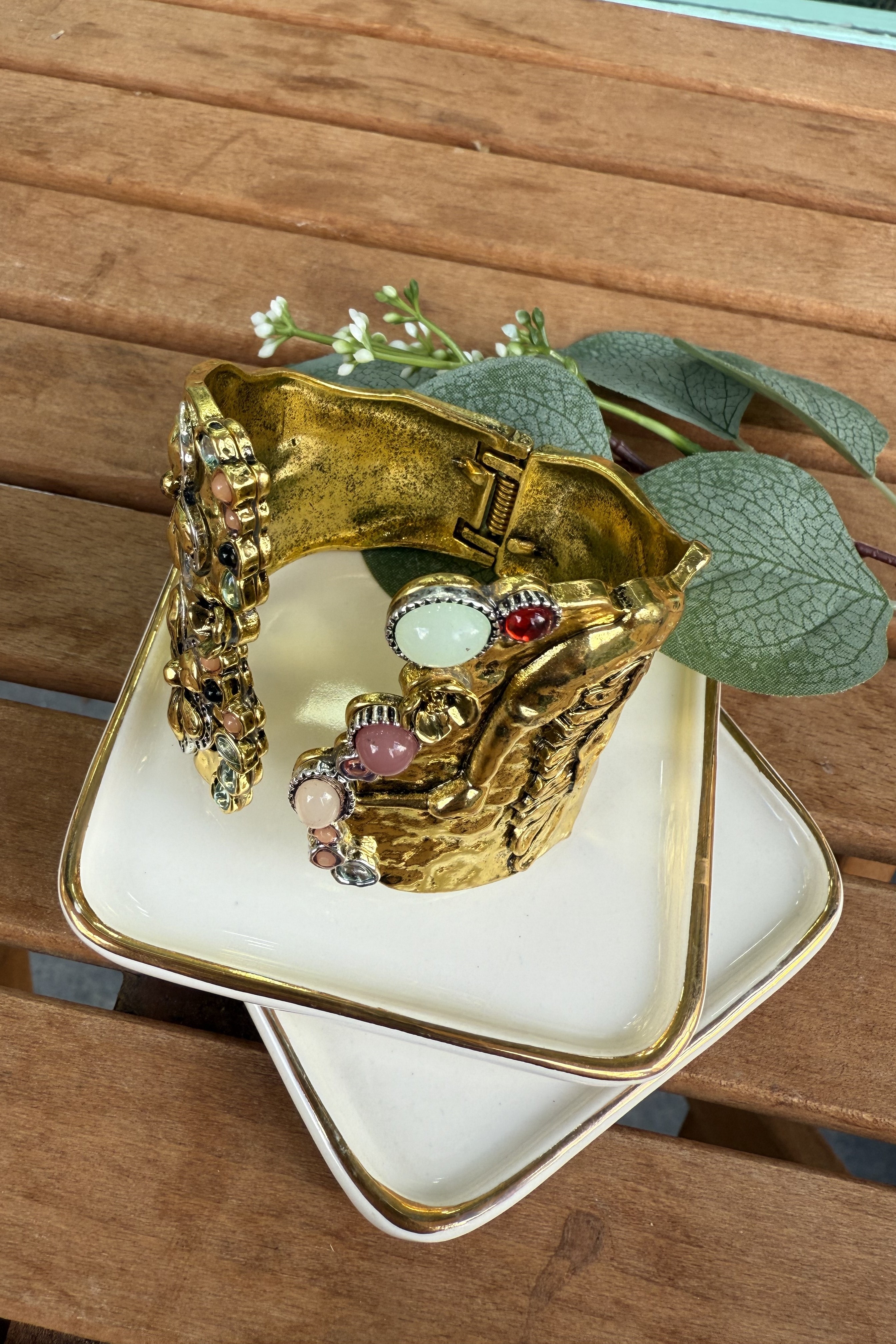 ZR Model Dövmeli, Doğal Taşlı Kalın Bilezik