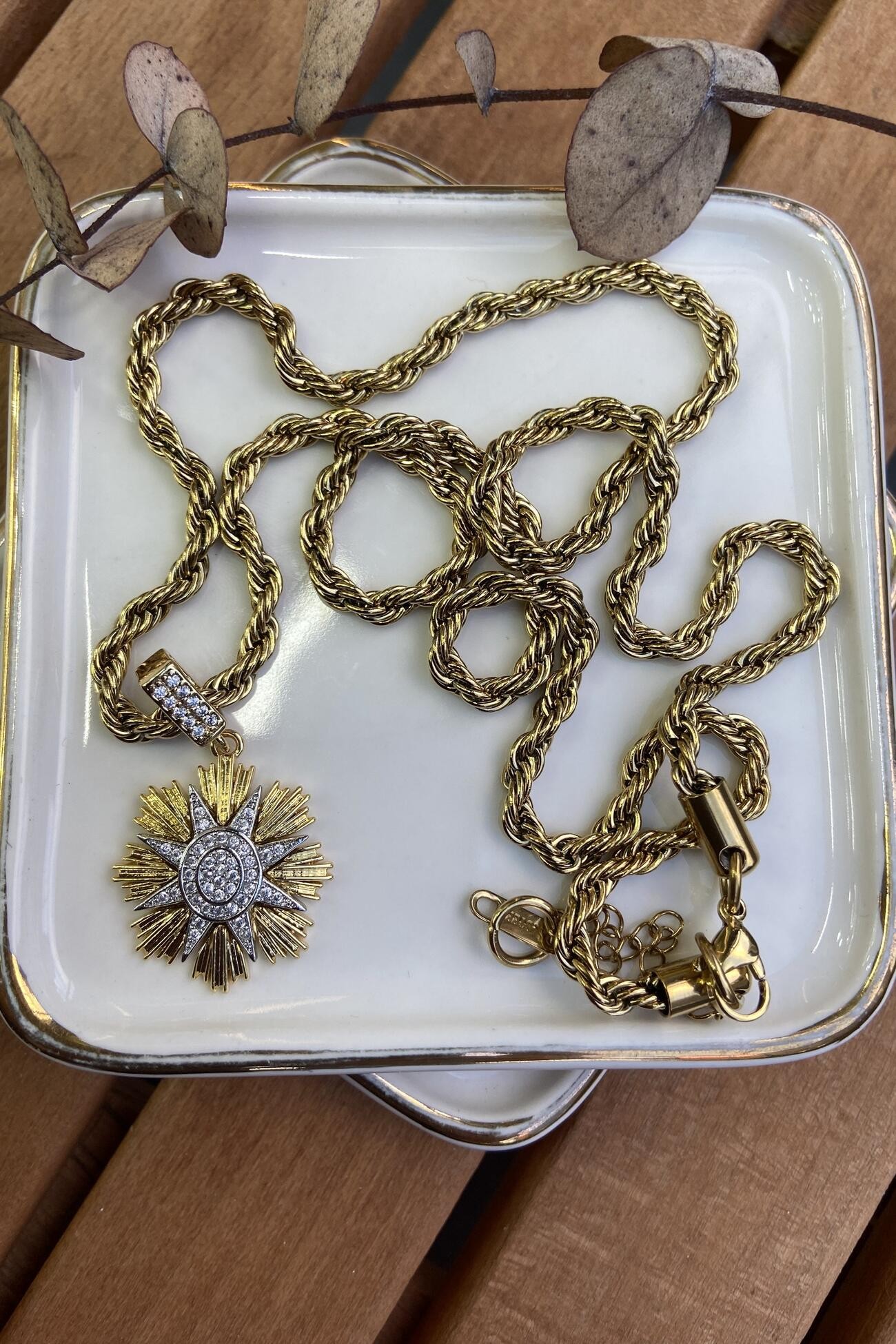 Çelik Burgu Zincirde Plaka Üstü Motif Kolye 66cm