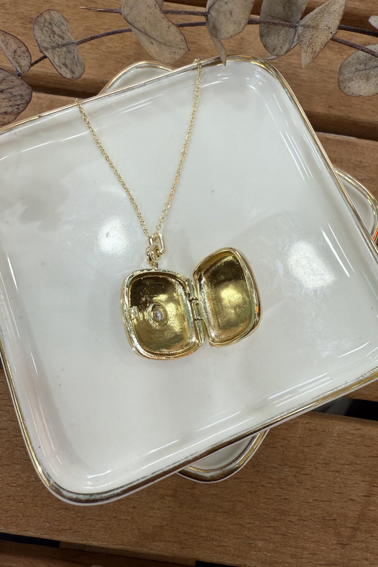 14K Altın Kaplama Kare Plaka Üzeri Bordo Mineli Madalyon Kolye 57cm
