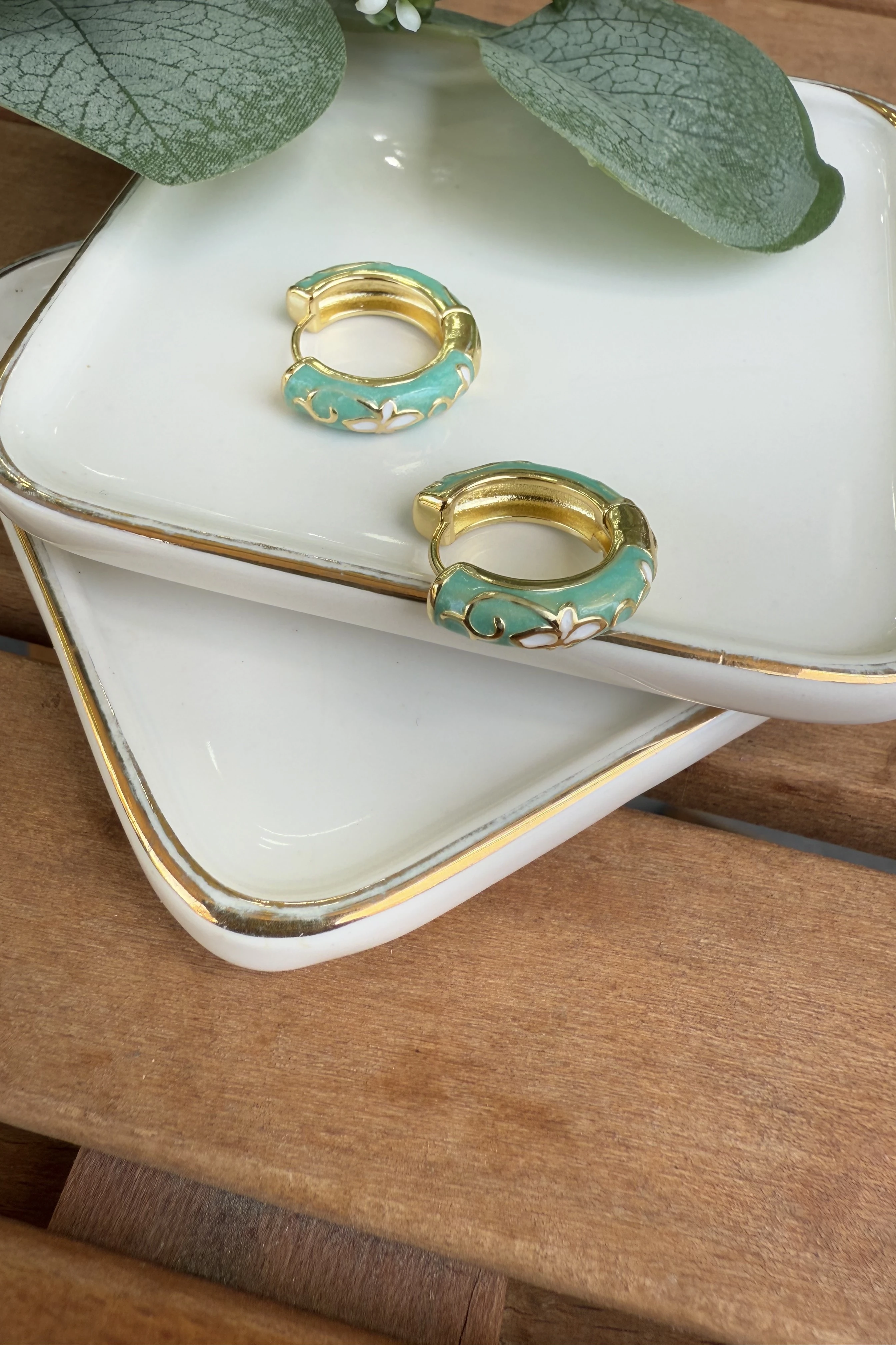 14K Altın Kaplama Su Yeşili Mineli Mina Küpe