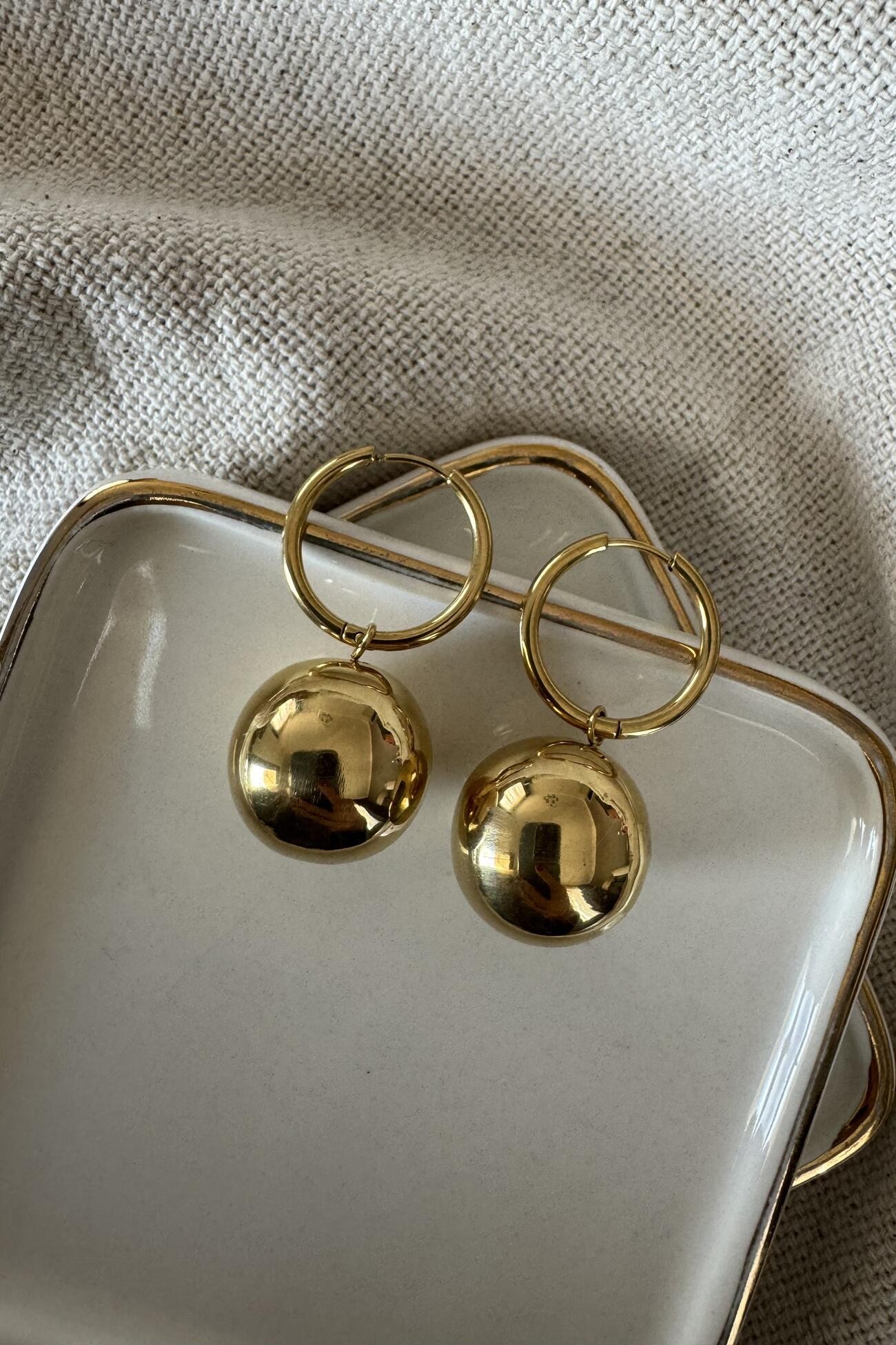 Çelik Gold Top Sallantılı Küpe