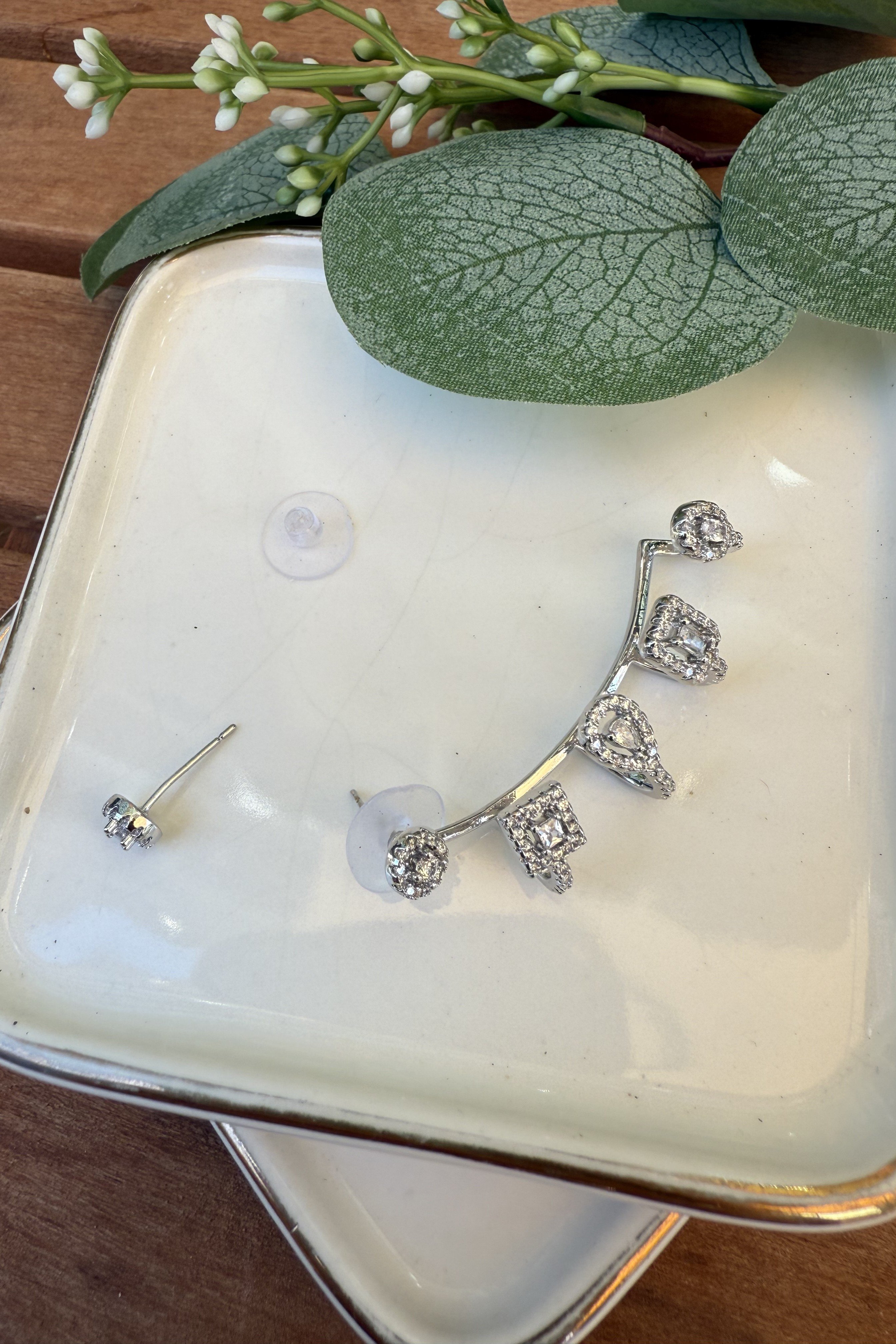 14K Altın Kaplama Kulağa Geçmeli 5'li Görünüm Küpe Silver
