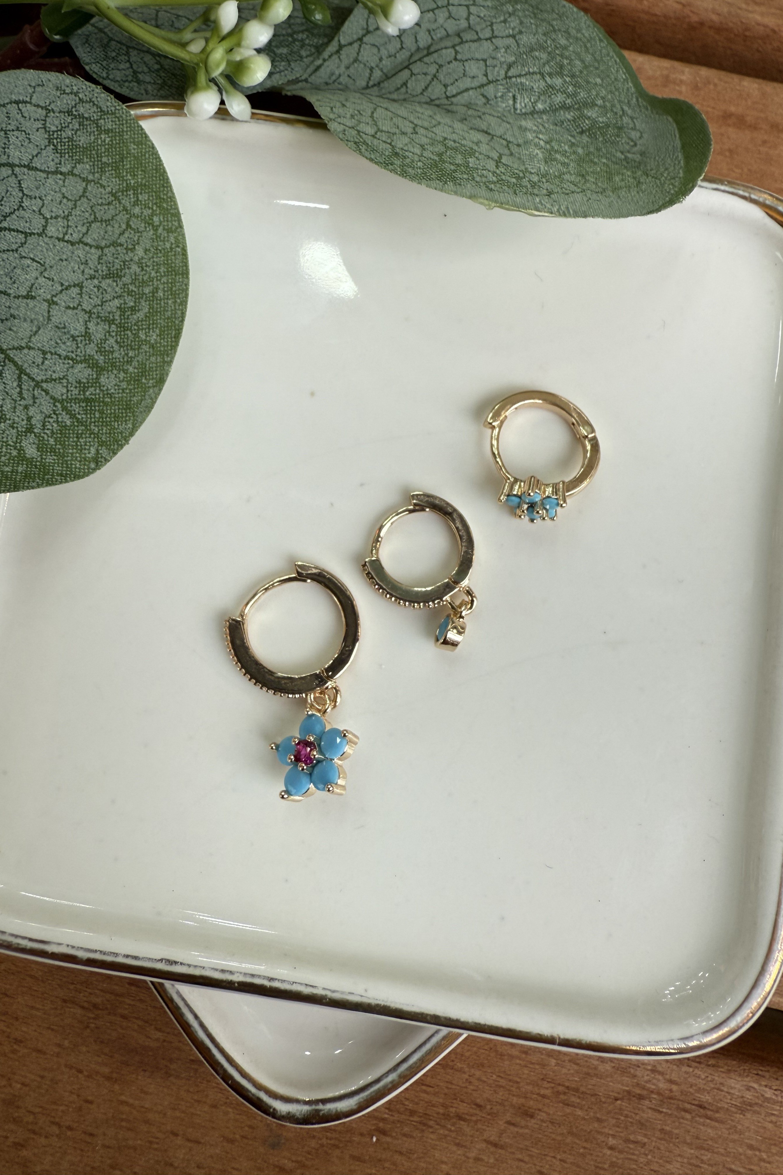14K Altın Kaplama Mavi Minimal Çiçek 3'lü Küpe Seti Gold